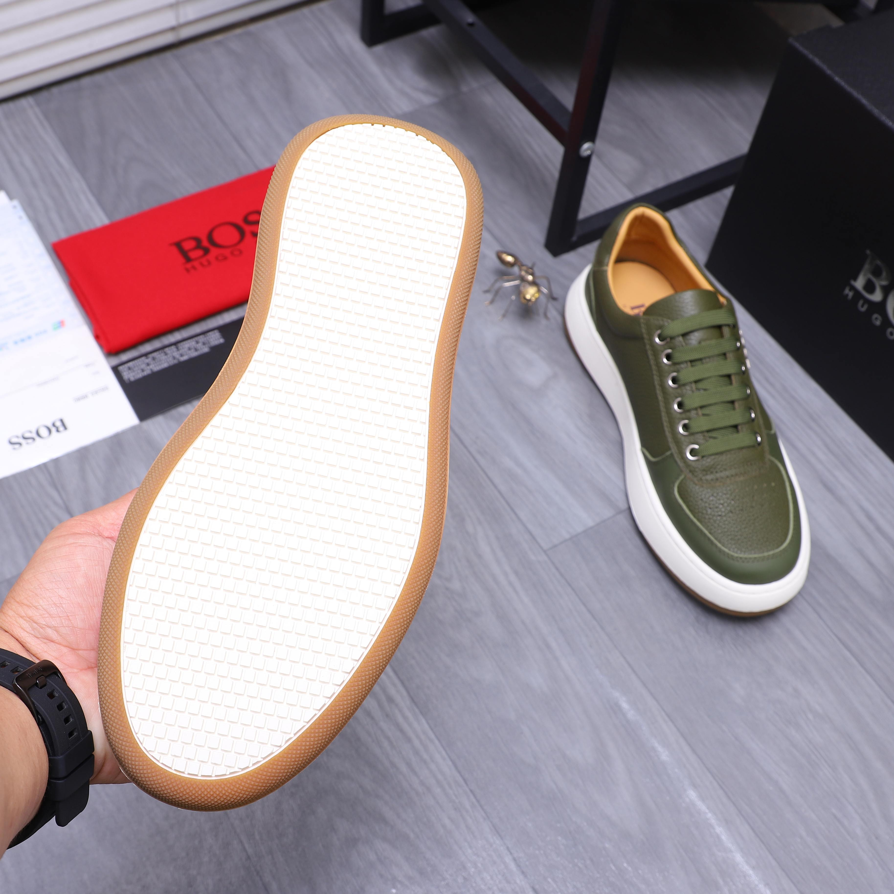 Hugo Boss Men's Leather Casual Sneakers - Stylish Comfort and Quality 8 a1745303961191 2281