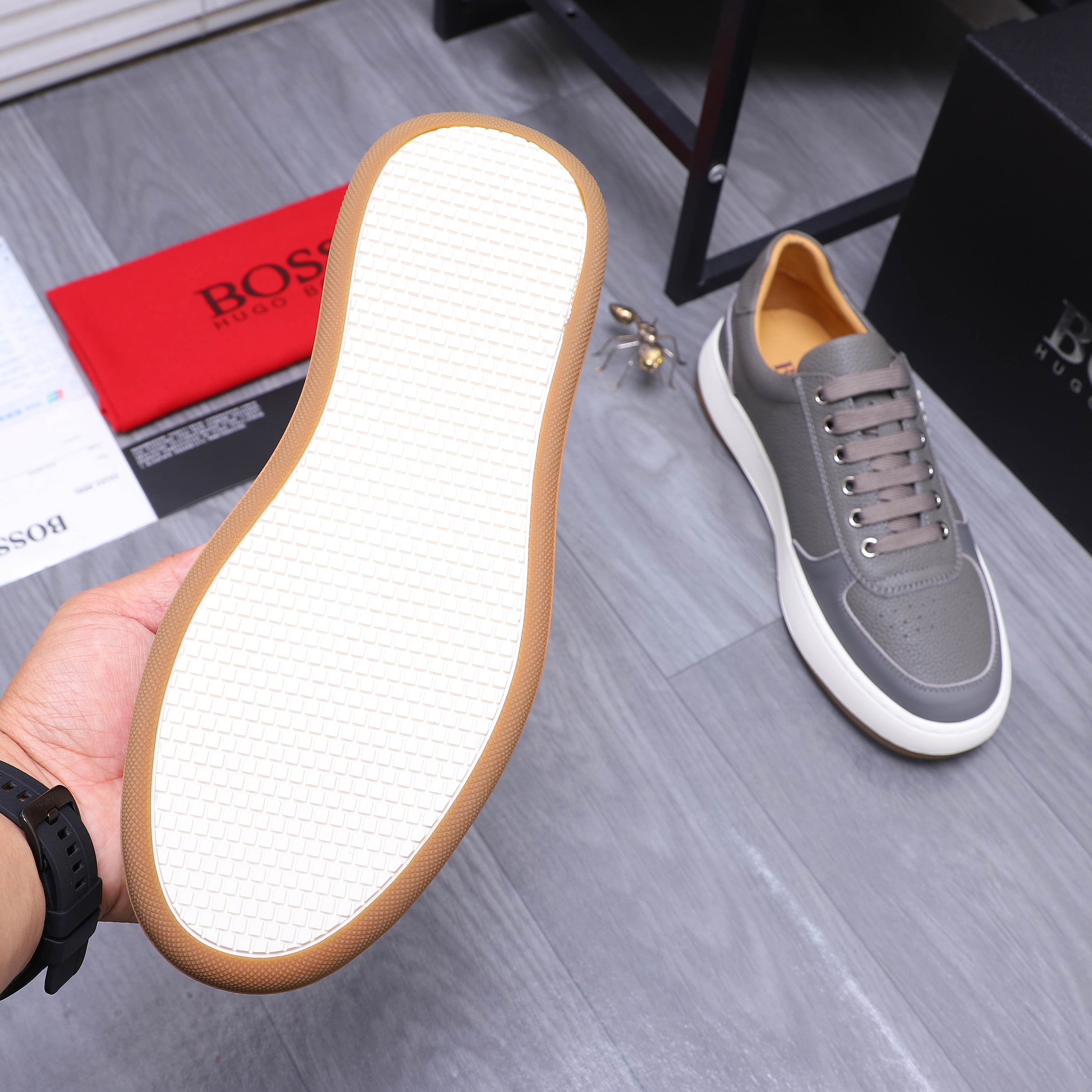 Hugo Boss Men's Leather Casual Sneakers, Comfortable & Stylish Shoes 8 a1745304896238 2650