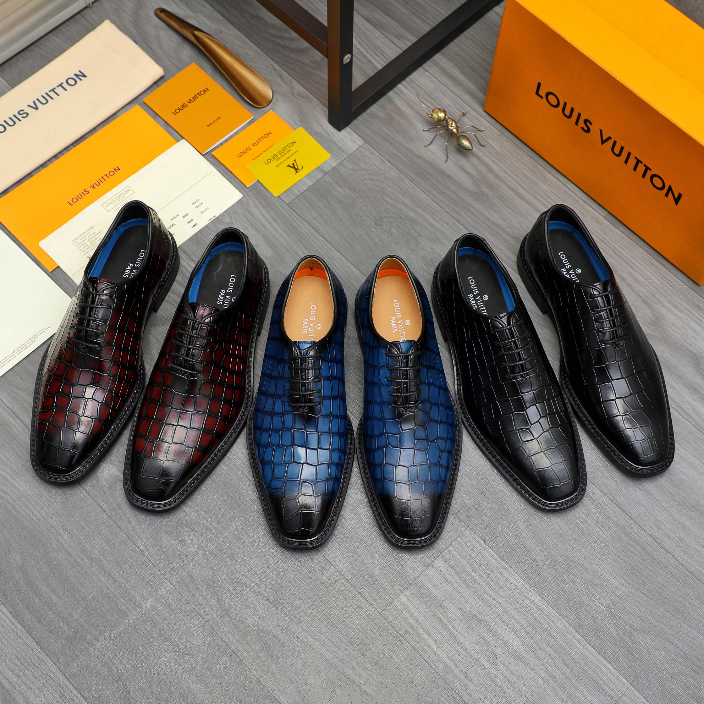 P320   商品商标：LV（路易威登）商务系带皮鞋
正码码数:  38-45 （45定做不退换）
商品材料：精选优质擦色石头纹牛皮鞋面 牛皮内里  橡胶大底