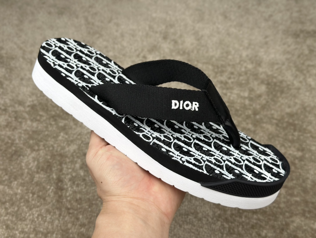 Dior Oblique Flip-Flops: Stylish Summer Sandals, Sizes 38-47 Available 5 i1720941355 8555 1