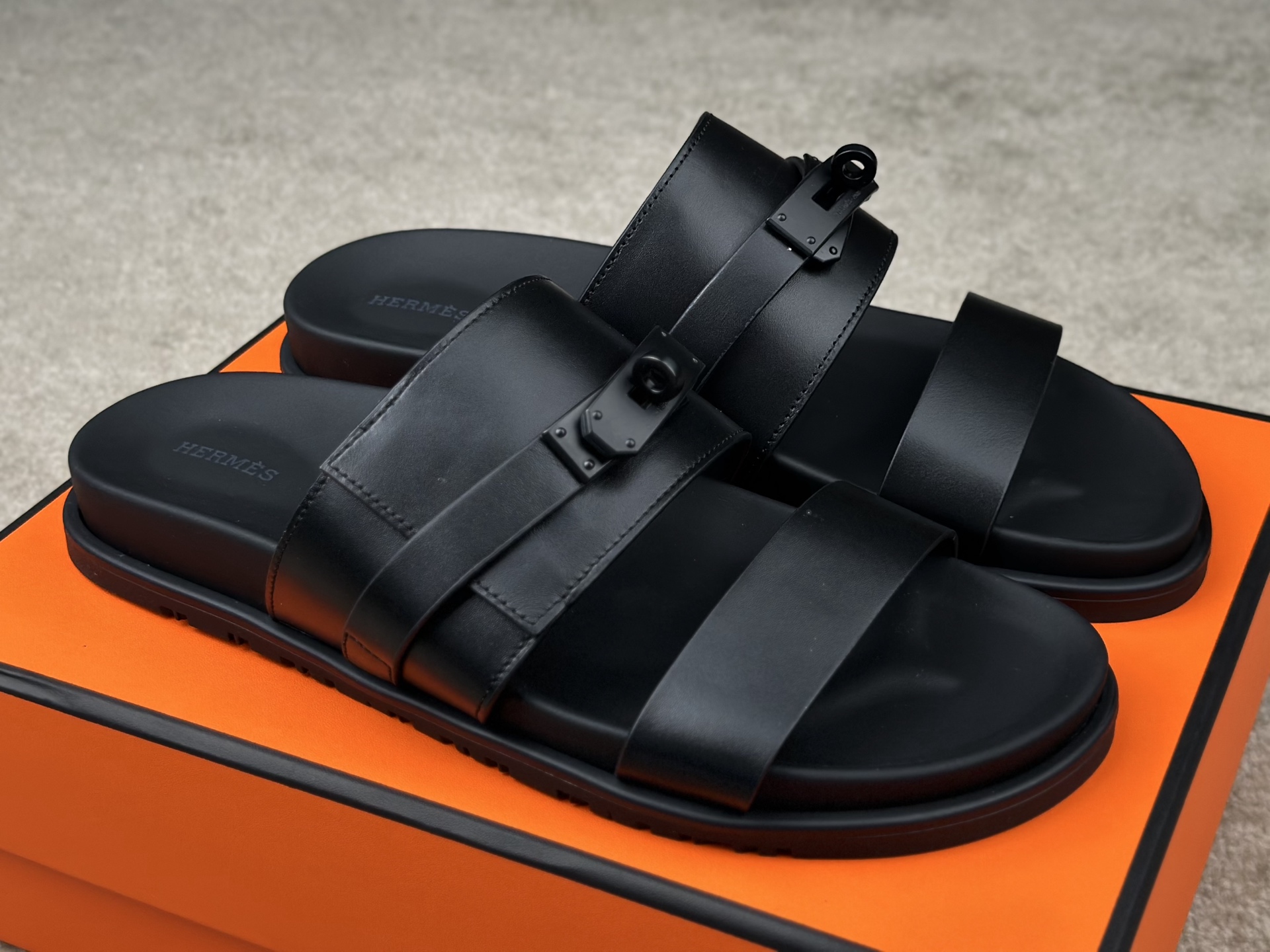 Hermès Jackson Leather Sandals - Black, Stylish Summer Footwear, Size 38-47 2 i1741412568900 5804 0 0
