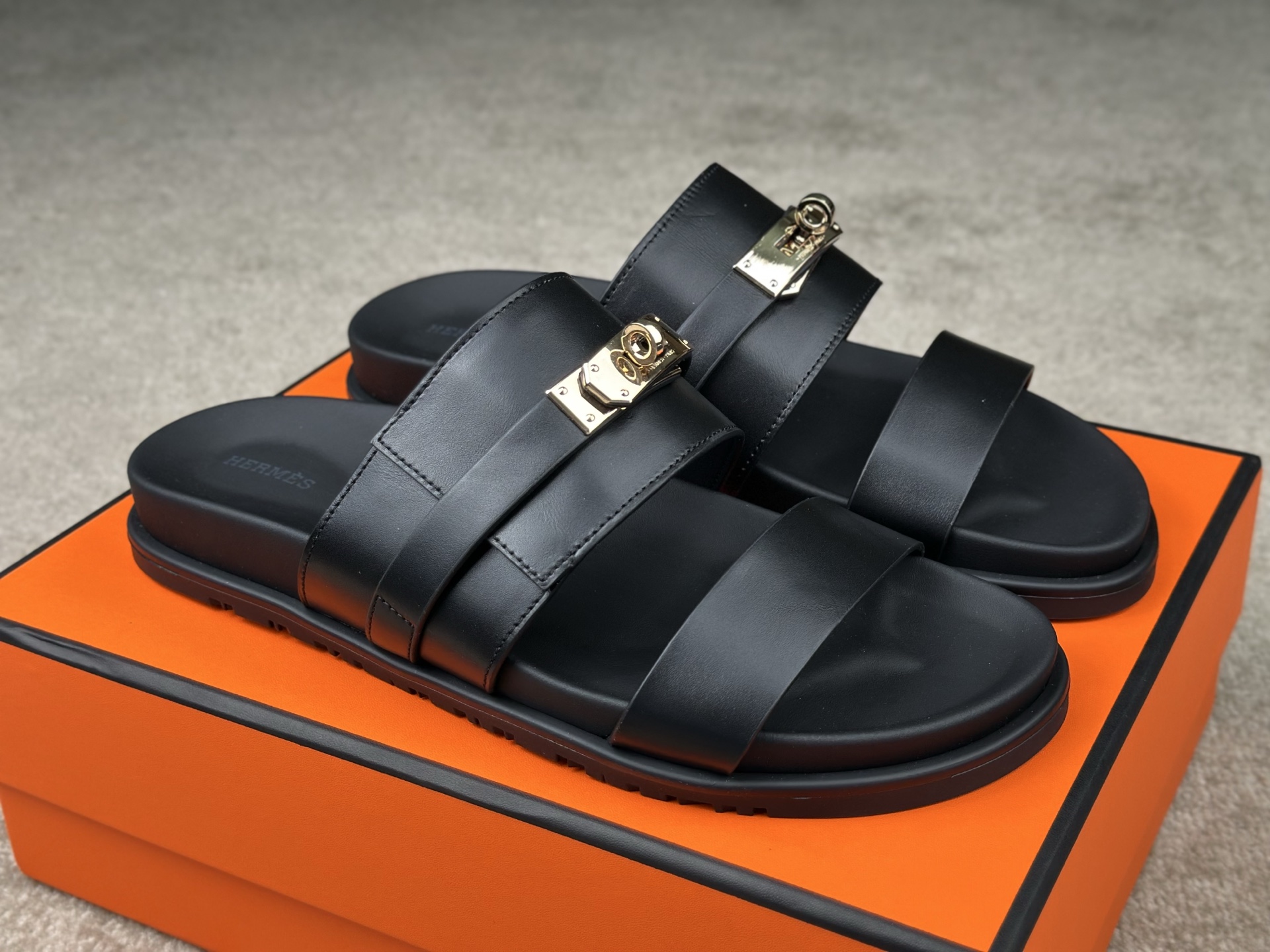 Hermès Jackson Sandals - Luxurious Leather Slides with Iconic Design 2 i1741412983744 404 0 1