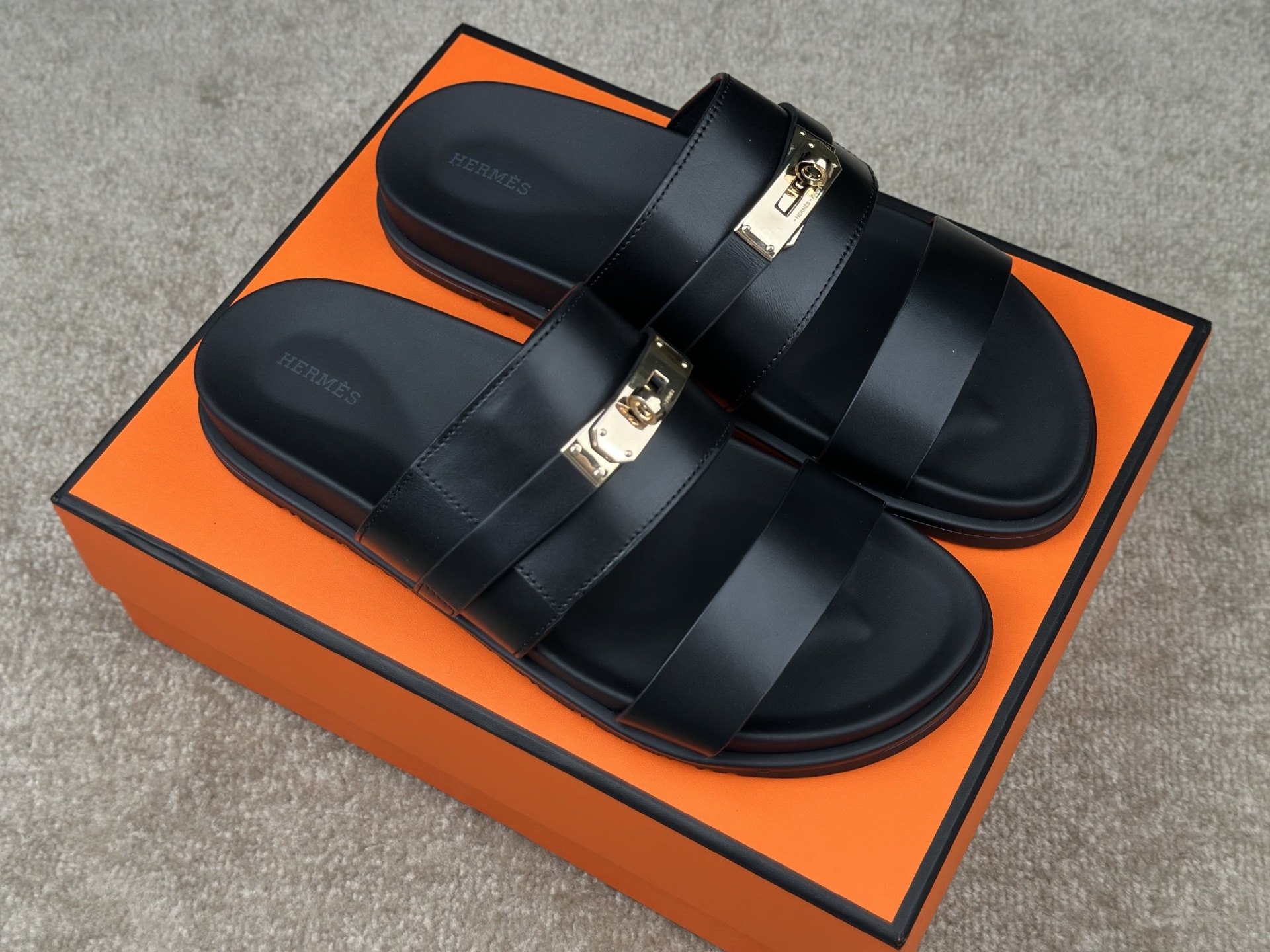 Hermès Jackson Sandals - Luxurious Leather Slides with Iconic Design 1 i1741412983782 3294 0 0