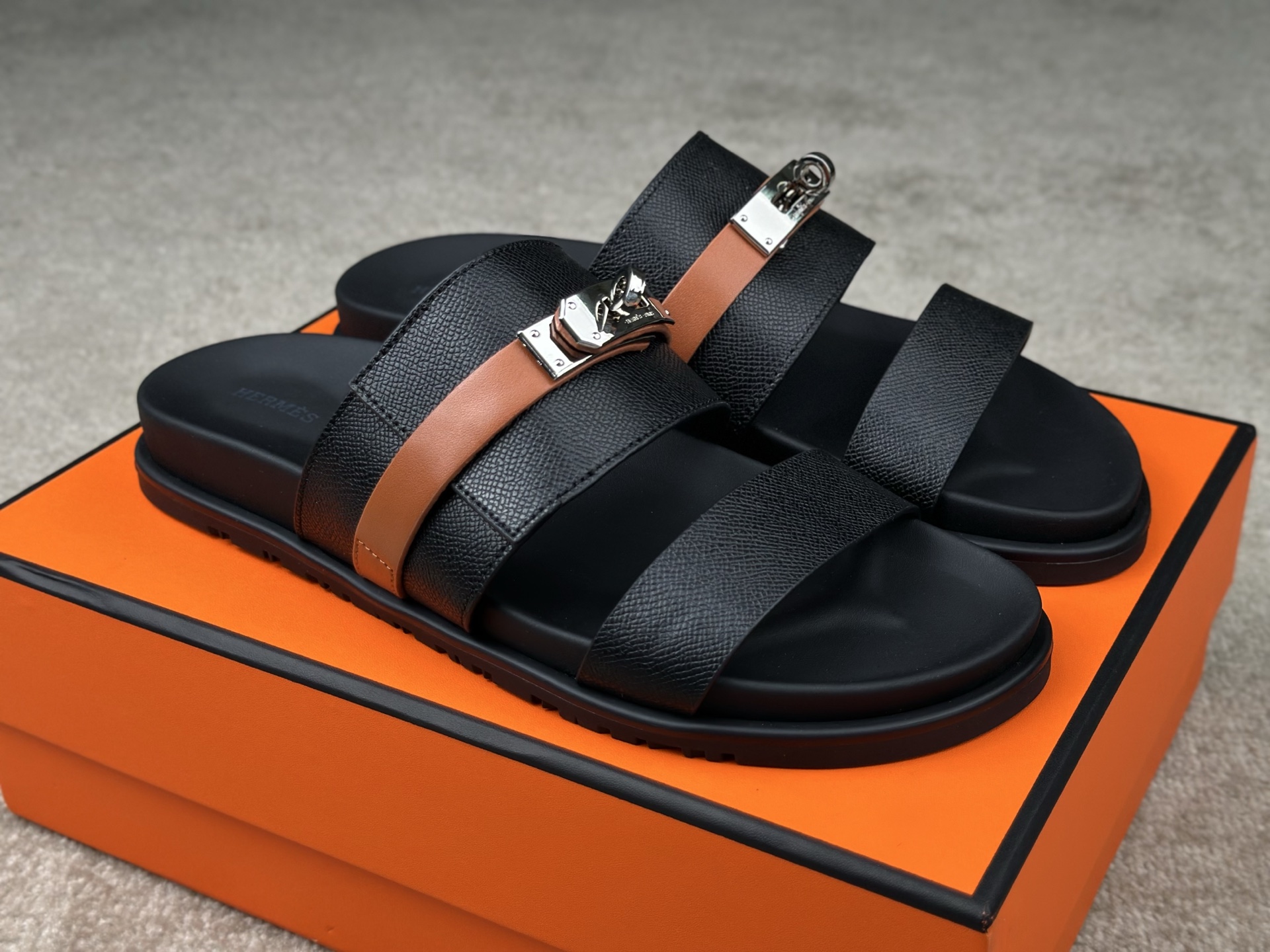 Hermès Jackson Sandals | Premium Leather, Stylish Buckle Detail, New 2025 Style 2 i1741413413844 3384 0 0