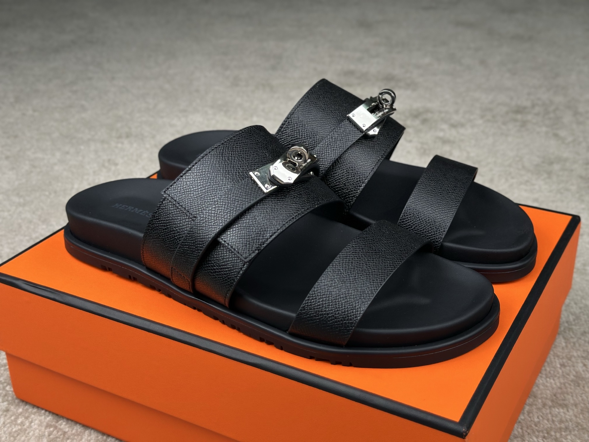 Hermès Jackson Sandals - Premium Leather, Stylish Summer Slides, Sizes 38-47 2 i1741413456902 256 0 2