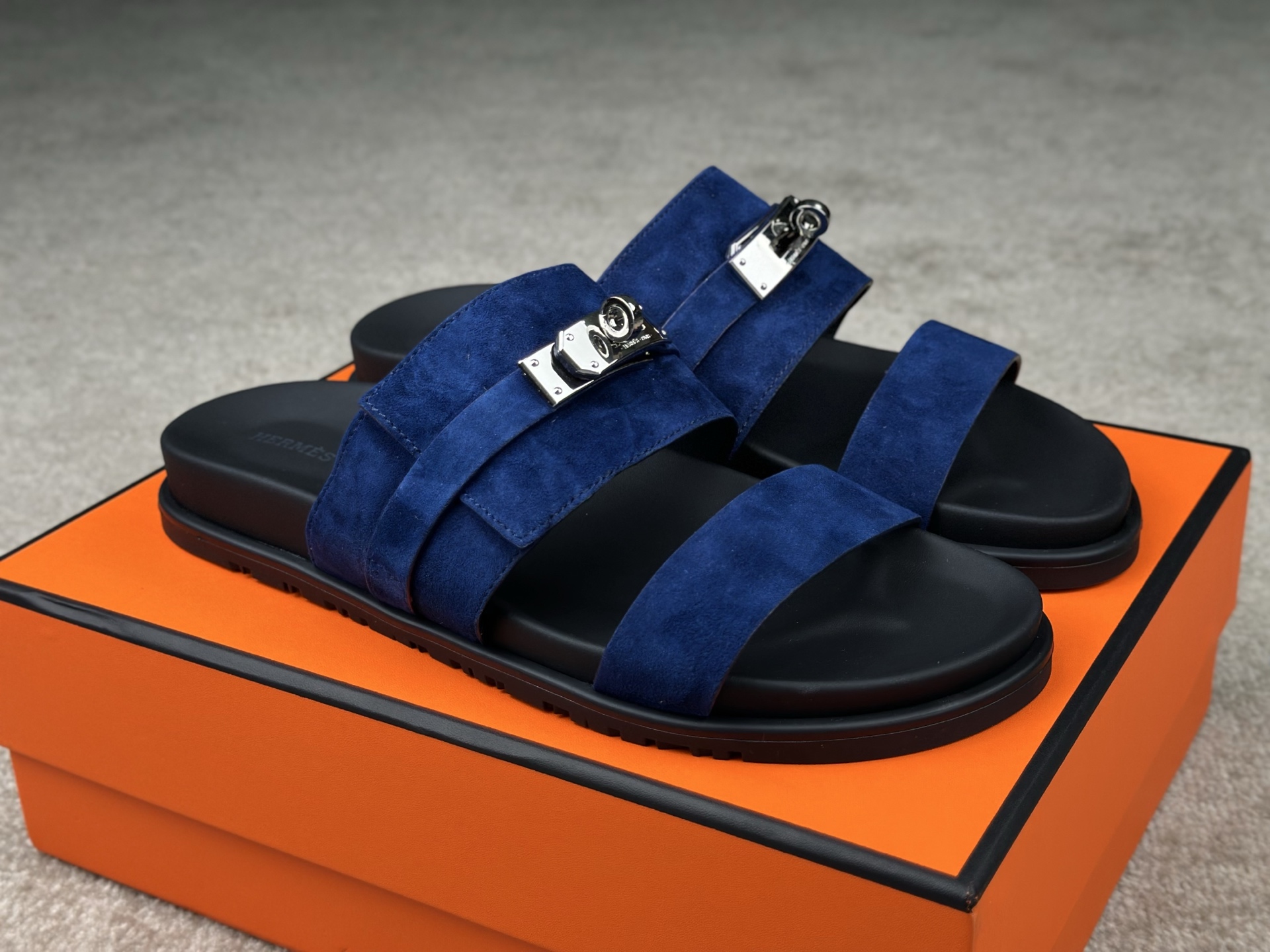 Hermès Jackson Sandals: Luxurious Blue Suede Slides with Signature Buckle 2 i1741413710653 6403 0 2