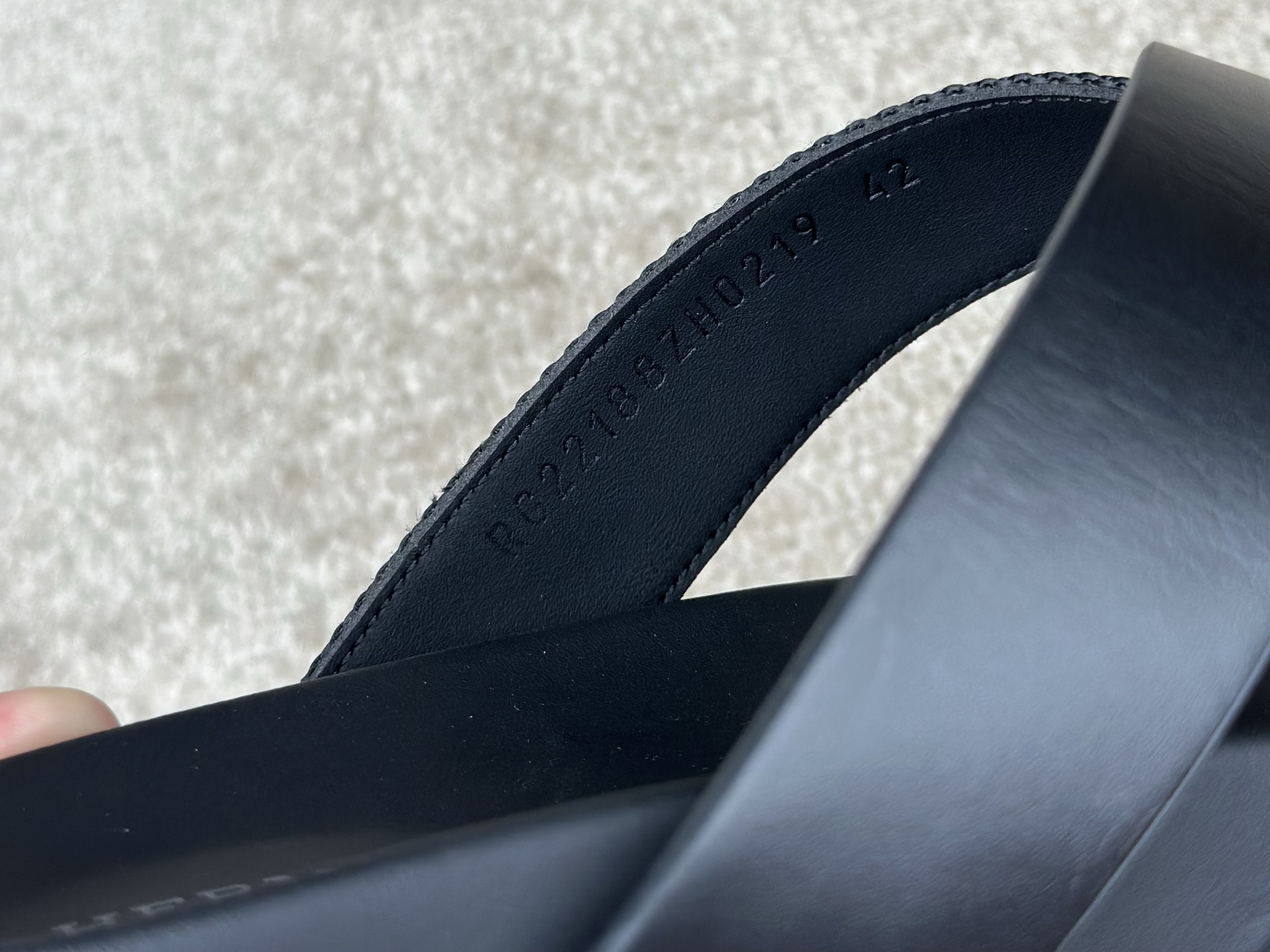 Hermes Kazimir Sandals - Stylish Black Leather Cross Strap Summer Slides 8 i1741413787092 2688 0 7