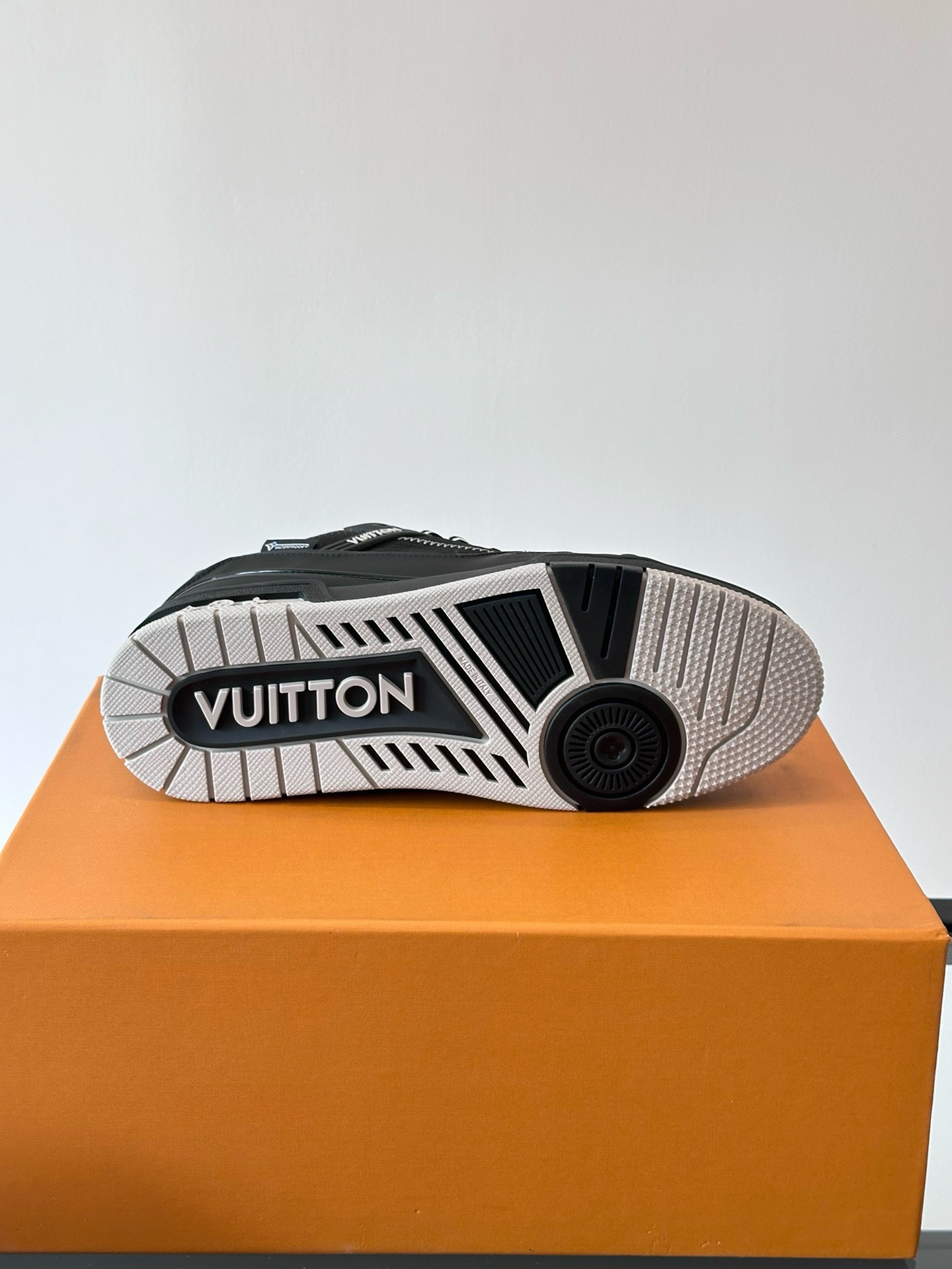 Louis Vuitton Trainer Sneaker Damier Leather Black, Monogram Flowers Outsole 10 i1734405396 1032 7