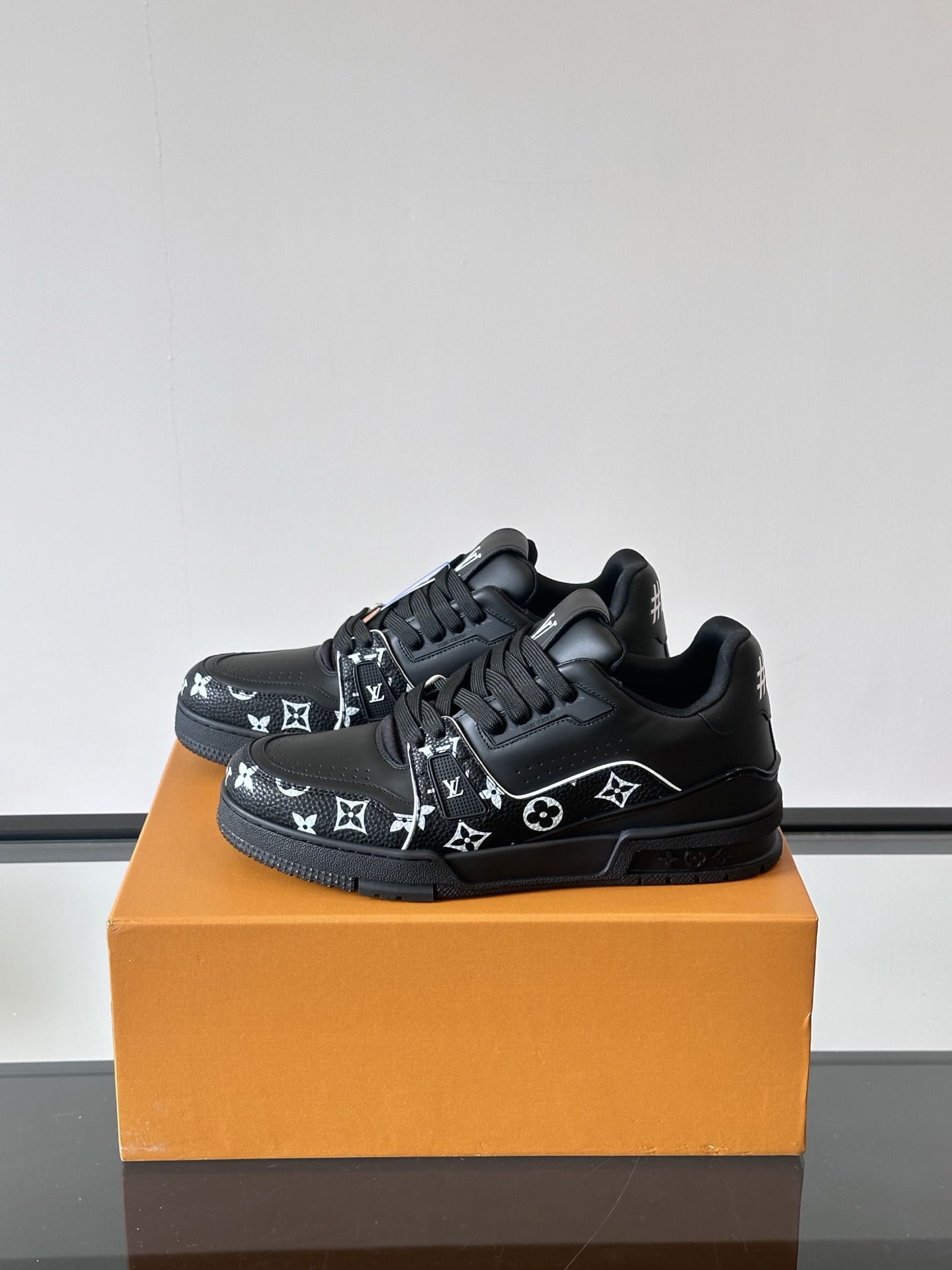 Louis Vuitton Trainer Sneaker - Black Damier Leather, Comfortable Fashion 4 i1743167939475 6230 0 2
