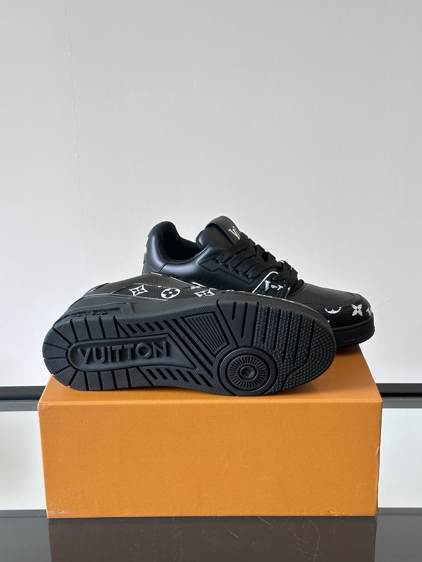 Louis Vuitton Trainer Sneaker - Black Damier Leather, Comfortable Fashion 10 i1743167939511 4423 0 8