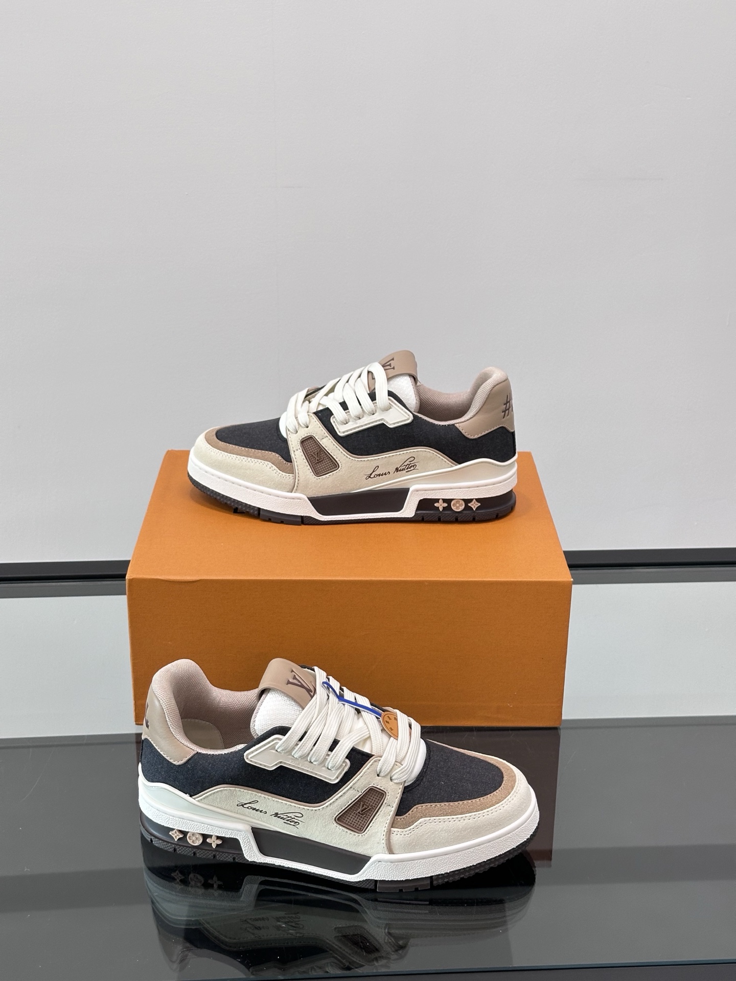 Louis Vuitton Trainer Sneaker in Damier Leather, Stylish & Comfortable 5 i1751765315309 1196 0 3
