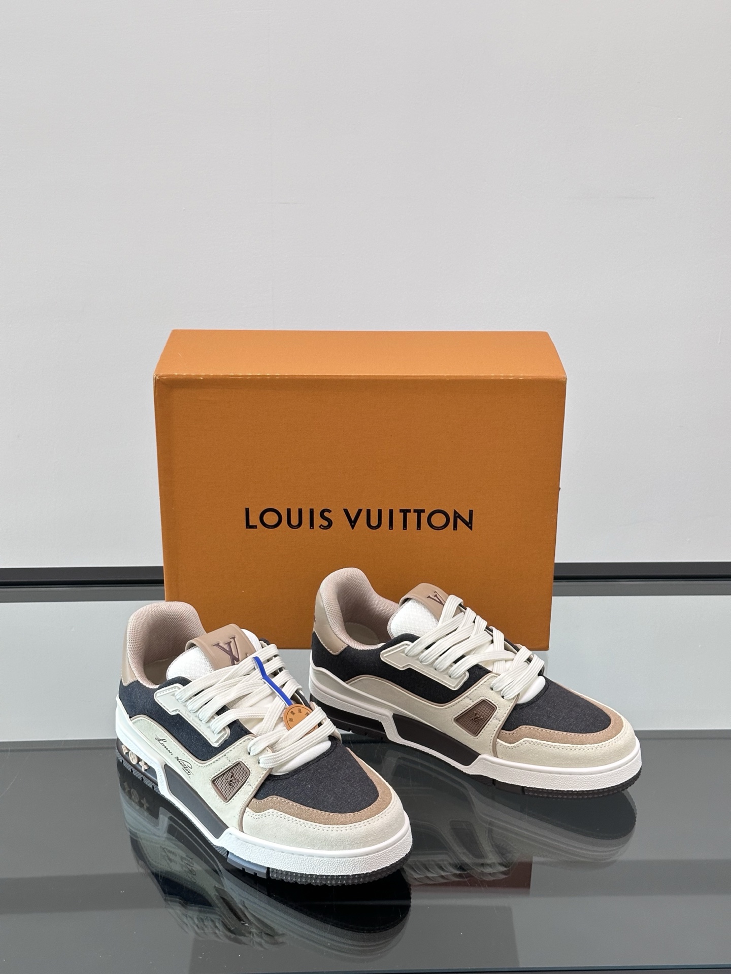 Louis Vuitton Trainer Sneaker in Damier Leather, Stylish & Comfortable 6 i1751765315333 7064 0 4