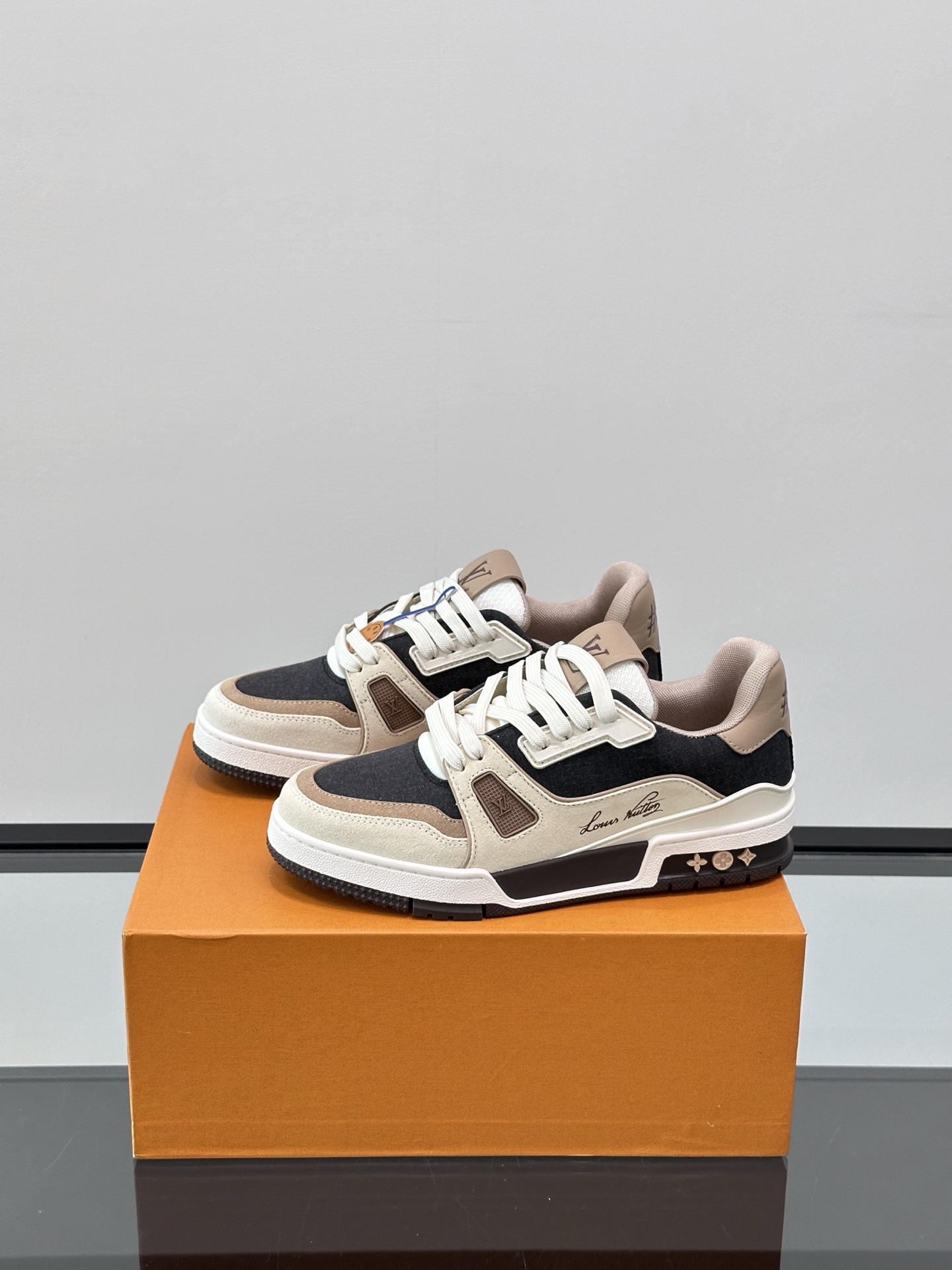 Louis Vuitton Trainer Sneaker in Damier Leather, Stylish & Comfortable 4 i1751765315364 1404 0 2
