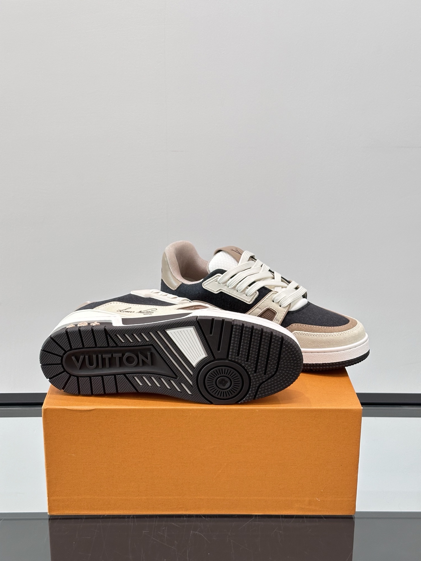 Louis Vuitton Trainer Sneaker in Damier Leather, Stylish & Comfortable 10 i1751765317446 9107 0 8