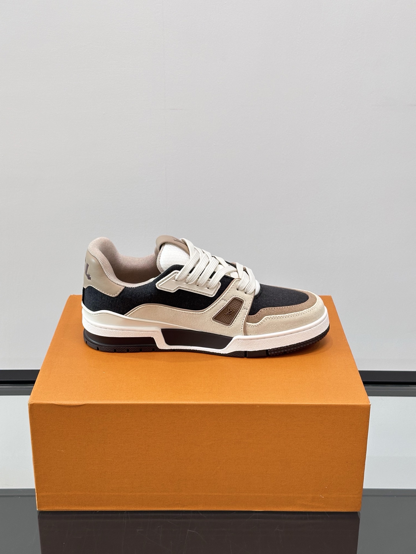 Louis Vuitton Trainer Sneaker in Damier Leather, Stylish & Comfortable 7 i1751765317538 3990 0 5