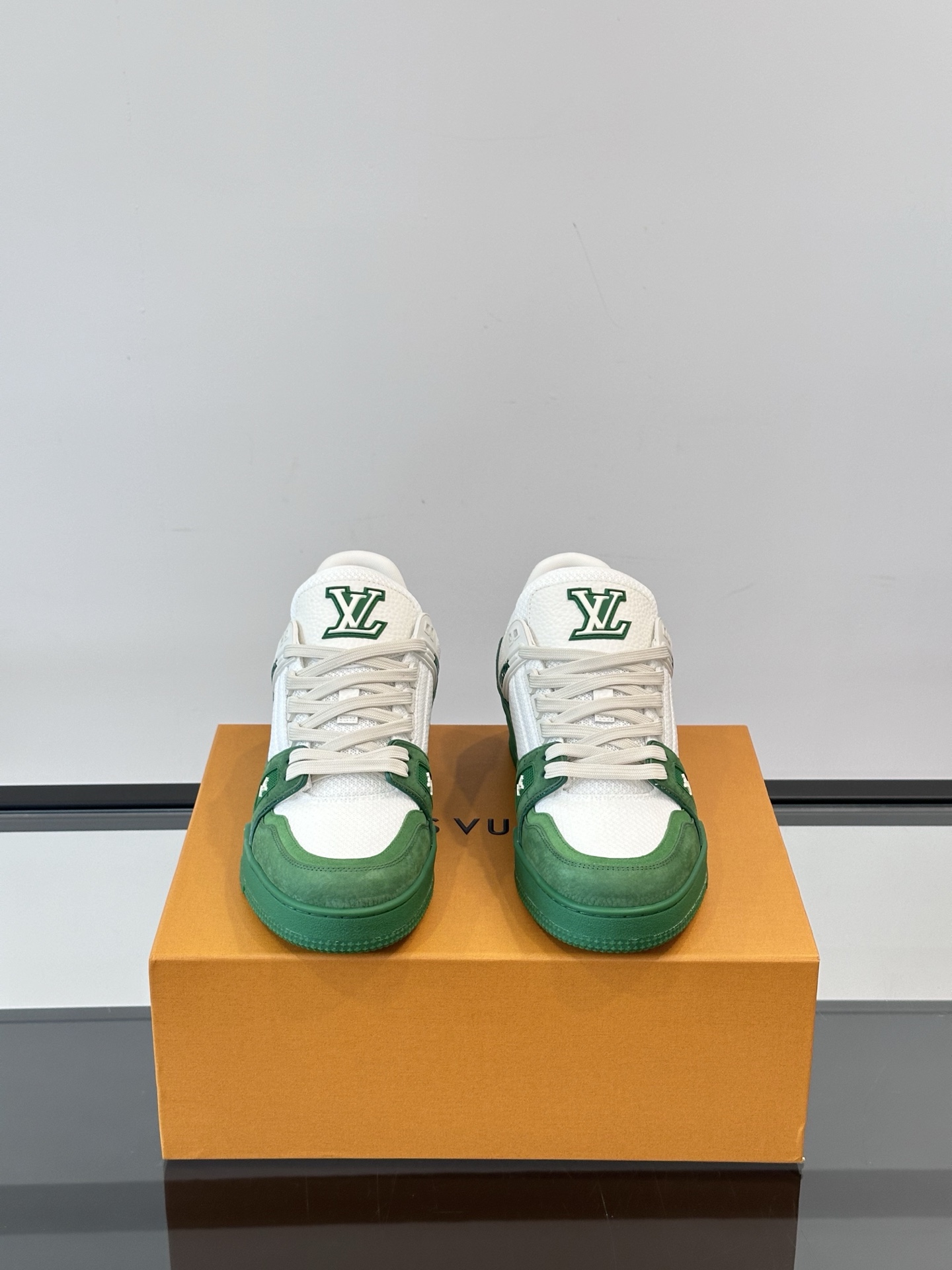 Louis Vuitton Trainer Sneaker in Green and White Leather for Men 3 i1751765384266 8993 0 1