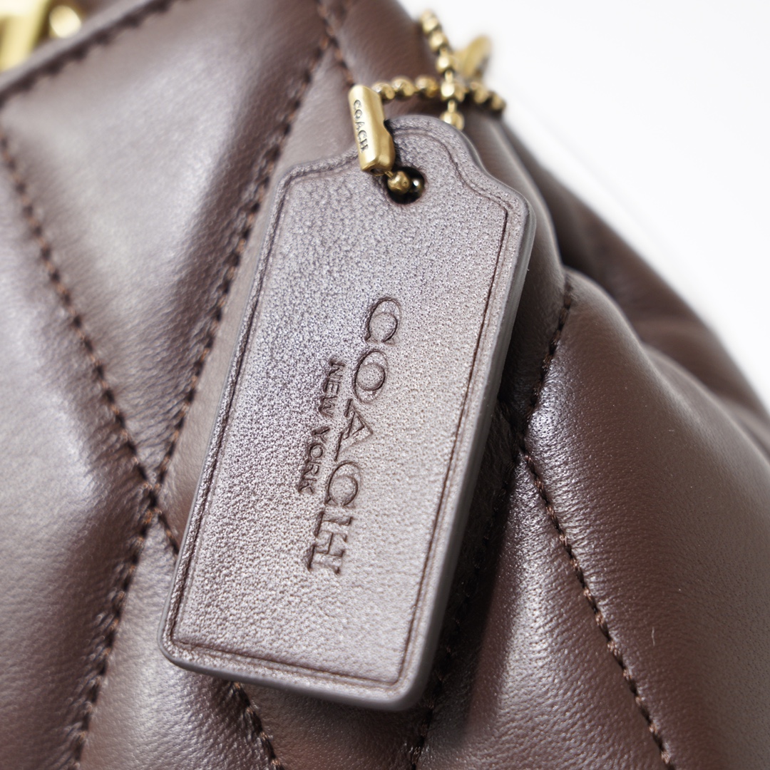 Coach ～原Coach蔻驰 CCC12 quilted pillow tabby19系列手提斜挎包