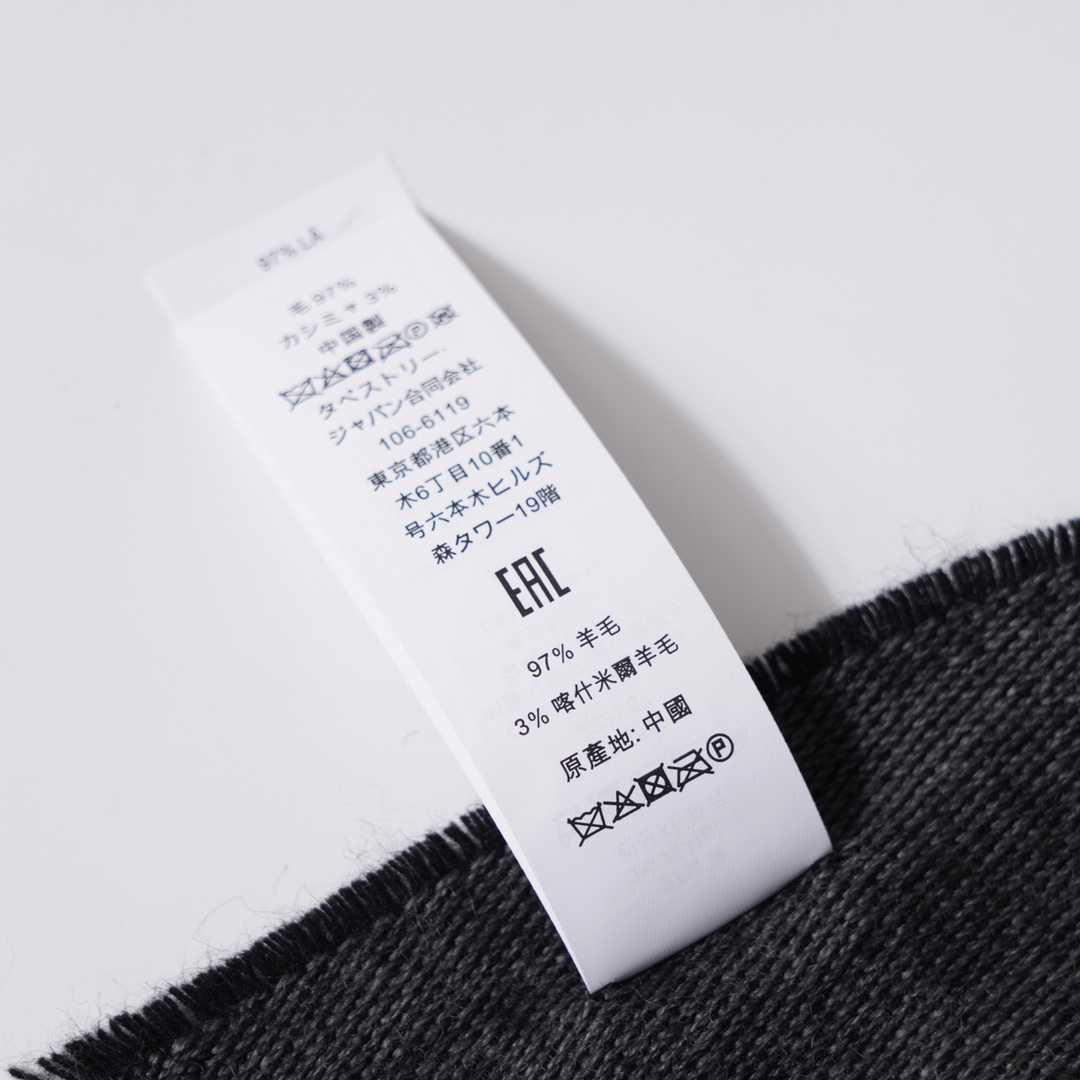 Coach 粉笔白色细节，纯 COACH 蔻驰 奥莱 标志大尺寸老花围巾 CU807