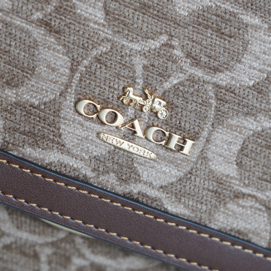 Coach 纯 COACH蔻驰 CCV65 奥莱女士ETTA25号 单肩包腋下包