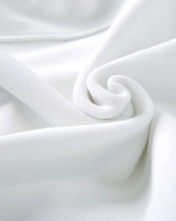 🛒购物价： 💰165
斐乐/FILA户外训练休闲舒适3色情侣卫衣 独家品质

本款采用面料！细腻柔软，上身轻盈舒适，水洗标，主标，吊牌一应俱全，对比专柜！休闲运动最佳选择，强烈推荐！

早秋换季，给自己的衣橱添点新花样吧！这件卫衣jue对值得你种草哦！

颜色：白色 黑色 咖色

尺码：L～4XL（图9）