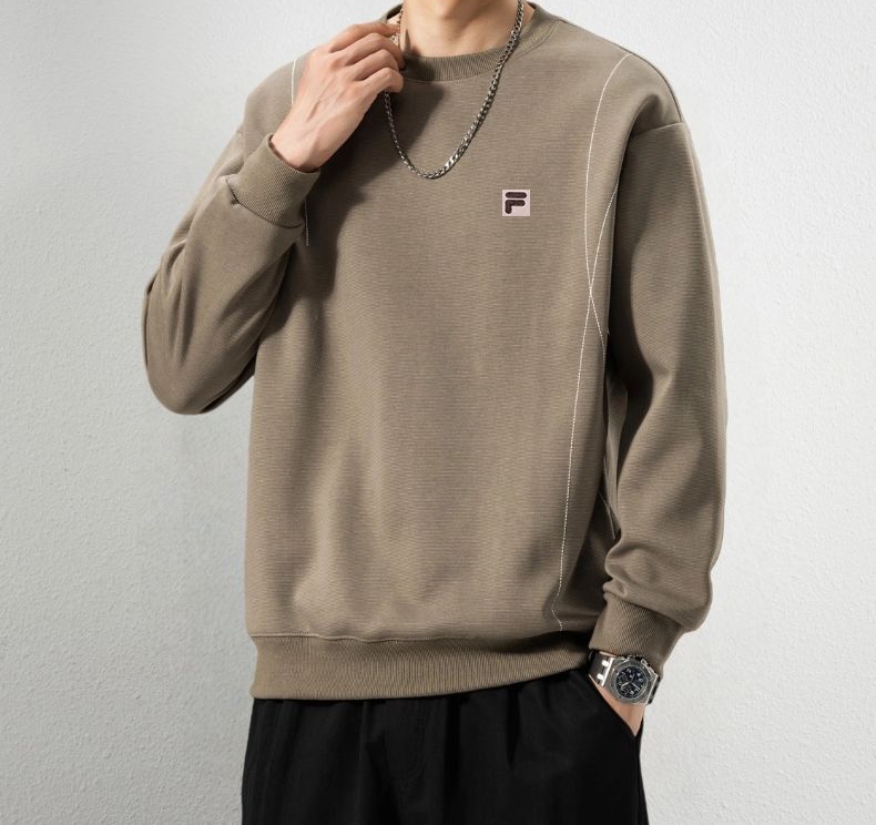 🛒购物价： 💰165
斐乐/FILA户外训练休闲舒适3色情侣卫衣 独家品质

本款采用面料！细腻柔软，上身轻盈舒适，水洗标，主标，吊牌一应俱全，对比专柜！休闲运动最佳选择，强烈推荐！

早秋换季，给自己的衣橱添点新花样吧！这件卫衣jue对值得你种草哦！

颜色：白色 黑色 咖色

尺码：L～4XL（图9）