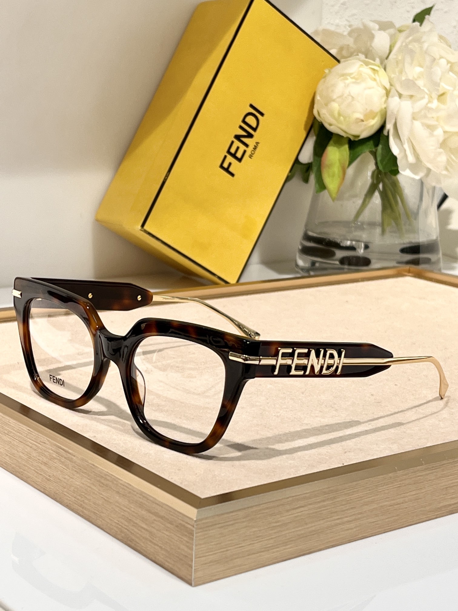 FENDI代购版本FE50065Size:50口21-140全新配色细节码住