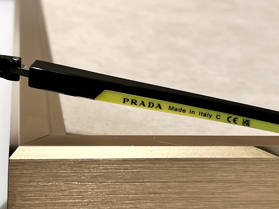  TOP quality
PRADA 
PS52WS
Size61-14-145
