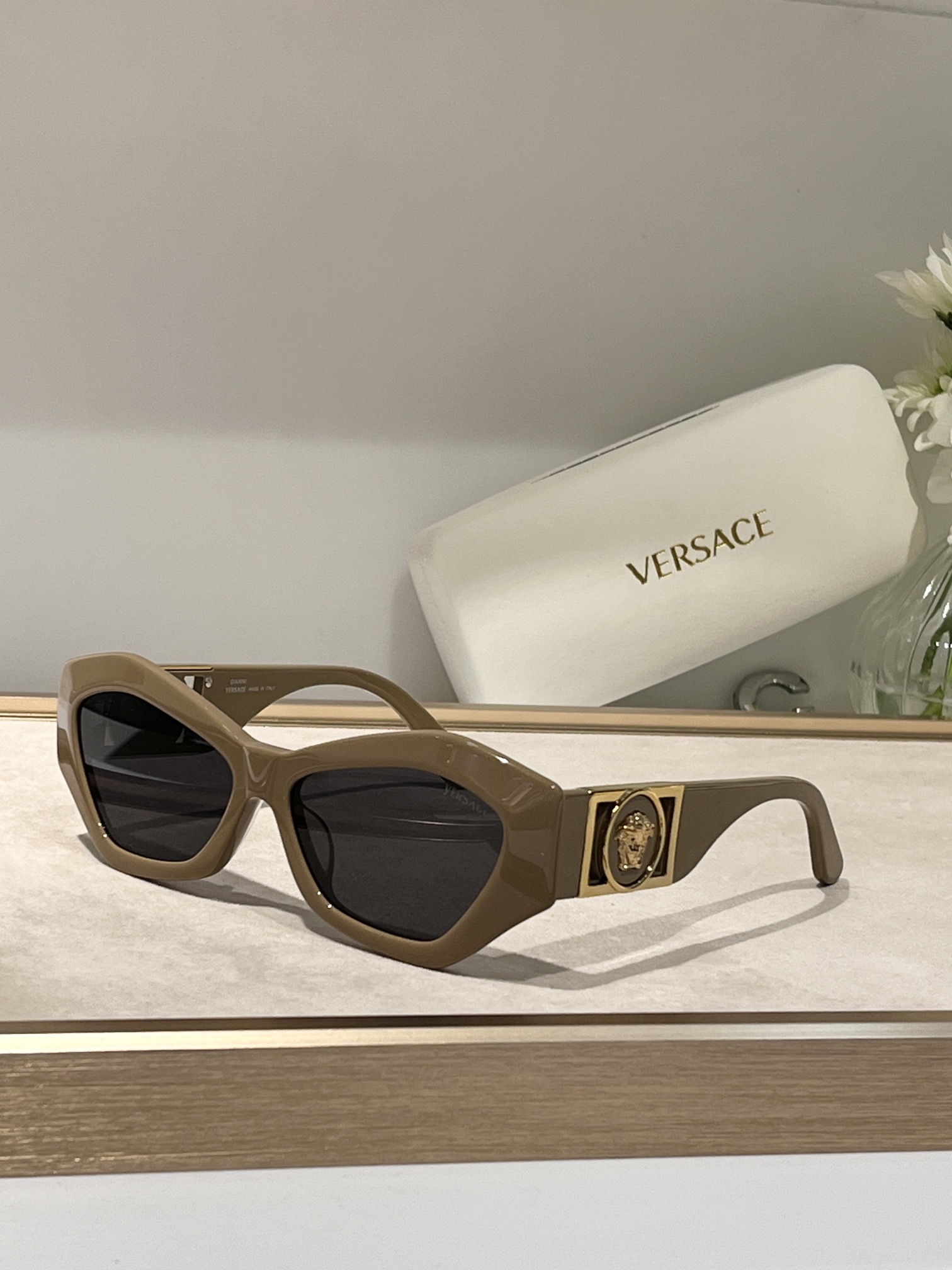 VERSACE*Mod:GIANNI421Size:55-15-145