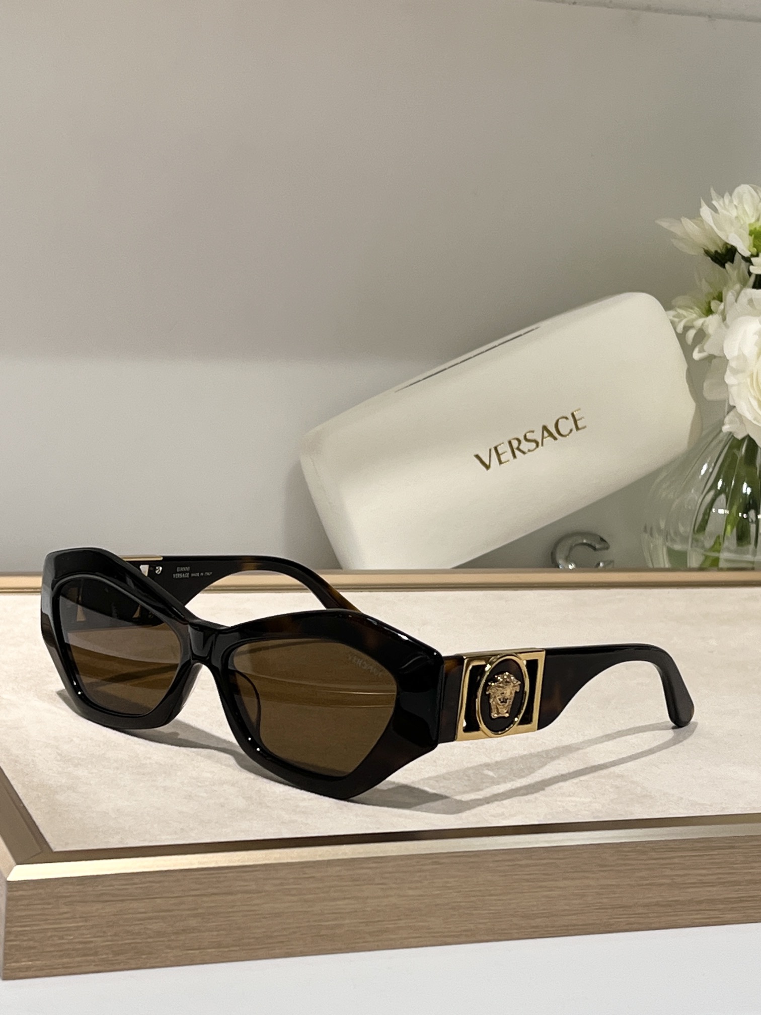 VERSACE*Mod:GIANNI421Size:55-15-145