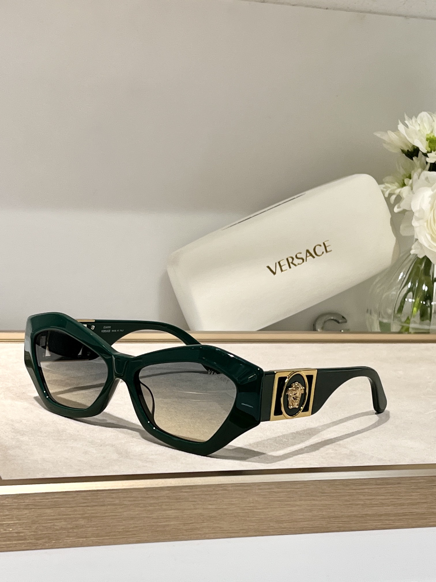 VERSACE*Mod:GIANNI421Size:55-15-145