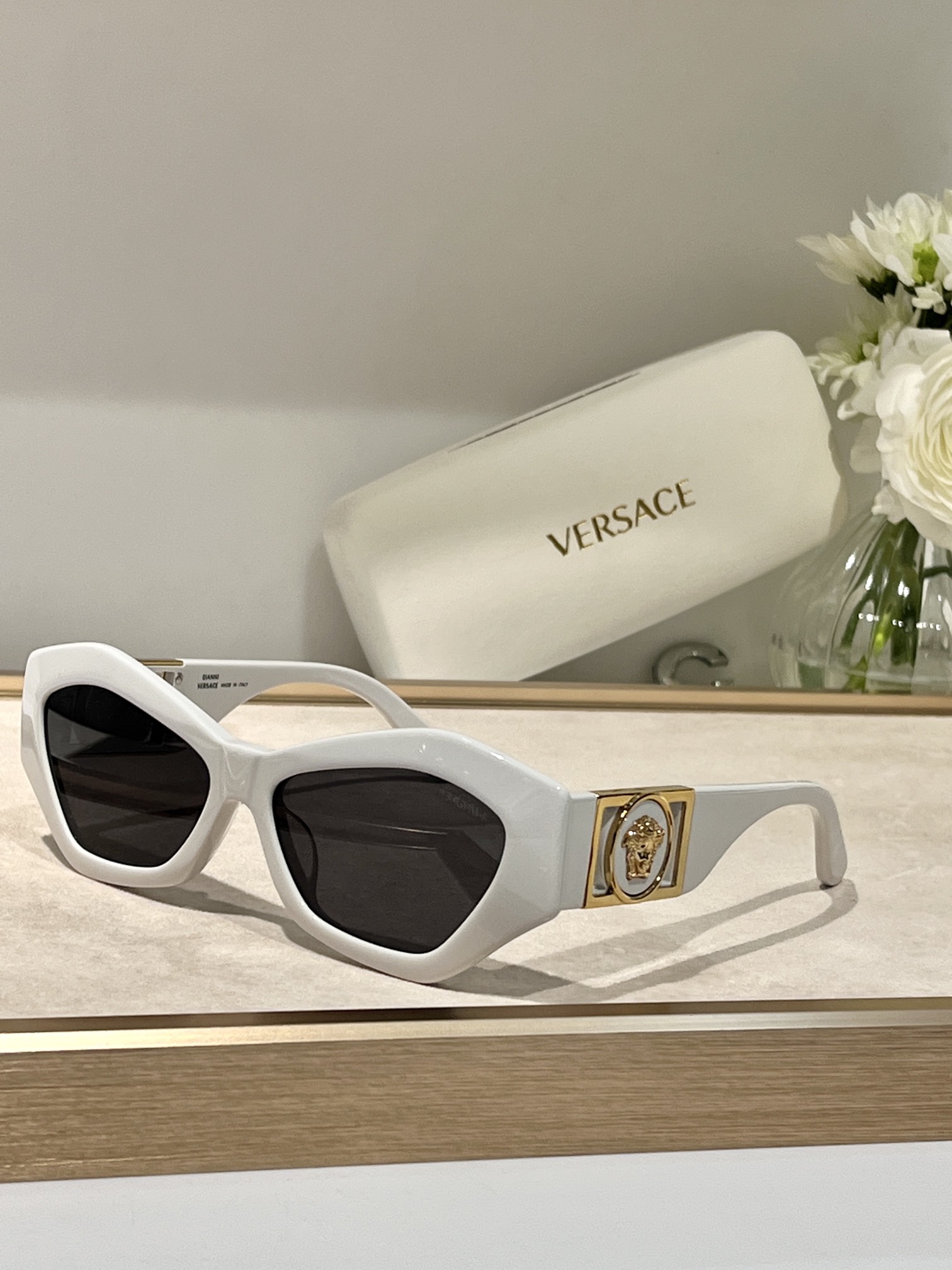 VERSACE*Mod:GIANNI421Size:55-15-145