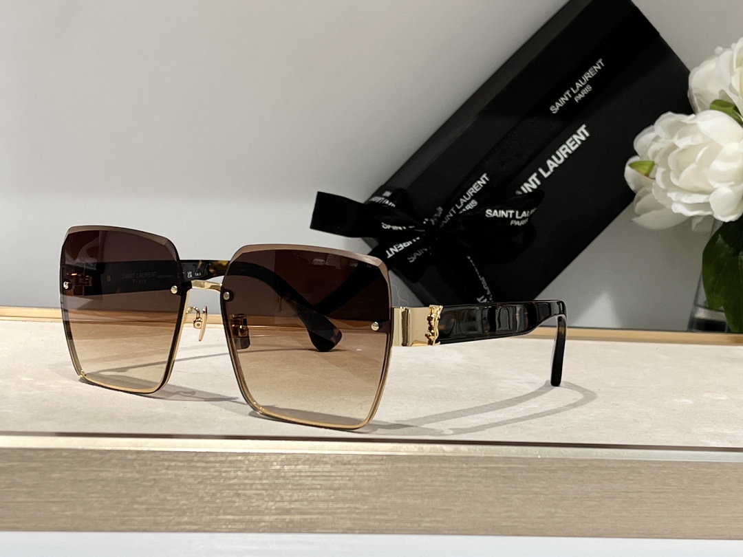  SAINT LAURENT
MODSL662F
Size62口16-140
斜纹无框设计
YSL金雕
