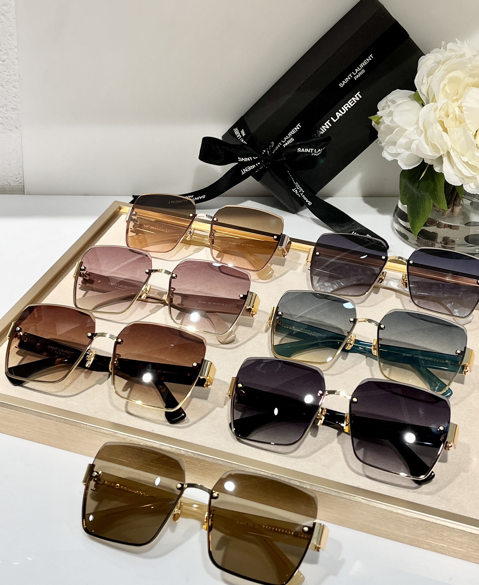  SAINT LAURENT
MODSL662F
Size62口16-140
斜纹无框设计
YSL金雕
