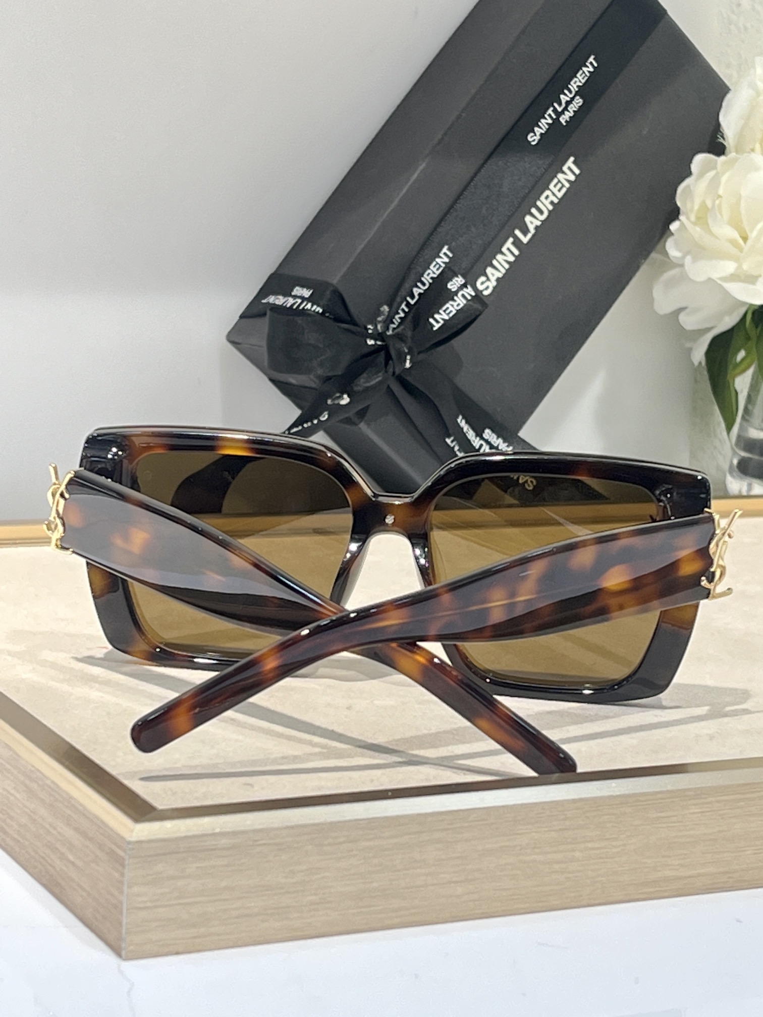  SAINT LAURENT  
ModSL99/F
SIZE144-0-145
深斜面设计
YSL金标