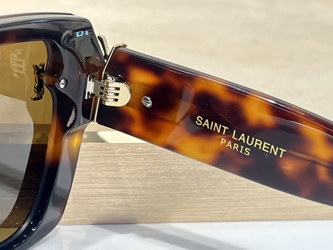  SAINT LAURENT  
ModSL99/F
SIZE144-0-145
深斜面设计
YSL金标