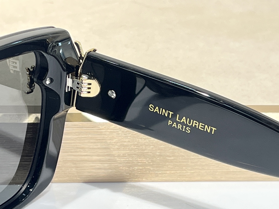  SAINT LAURENT  
ModSL99/F
SIZE144-0-145
深斜面设计
YSL金标