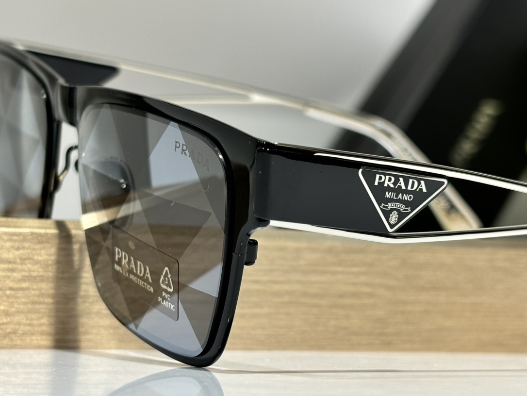  Prada
Mod：VPR71ZS
Size：56-18-140
脚套采用全灌注超高工艺
三角标系列
