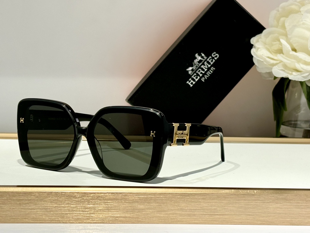  HERMES
经典款
MOD：HS1907
size：55-18-145
