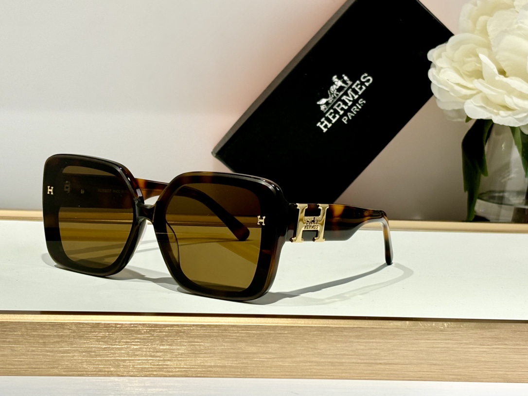  HERMES
经典款
MOD：HS1907
size：55-18-145
