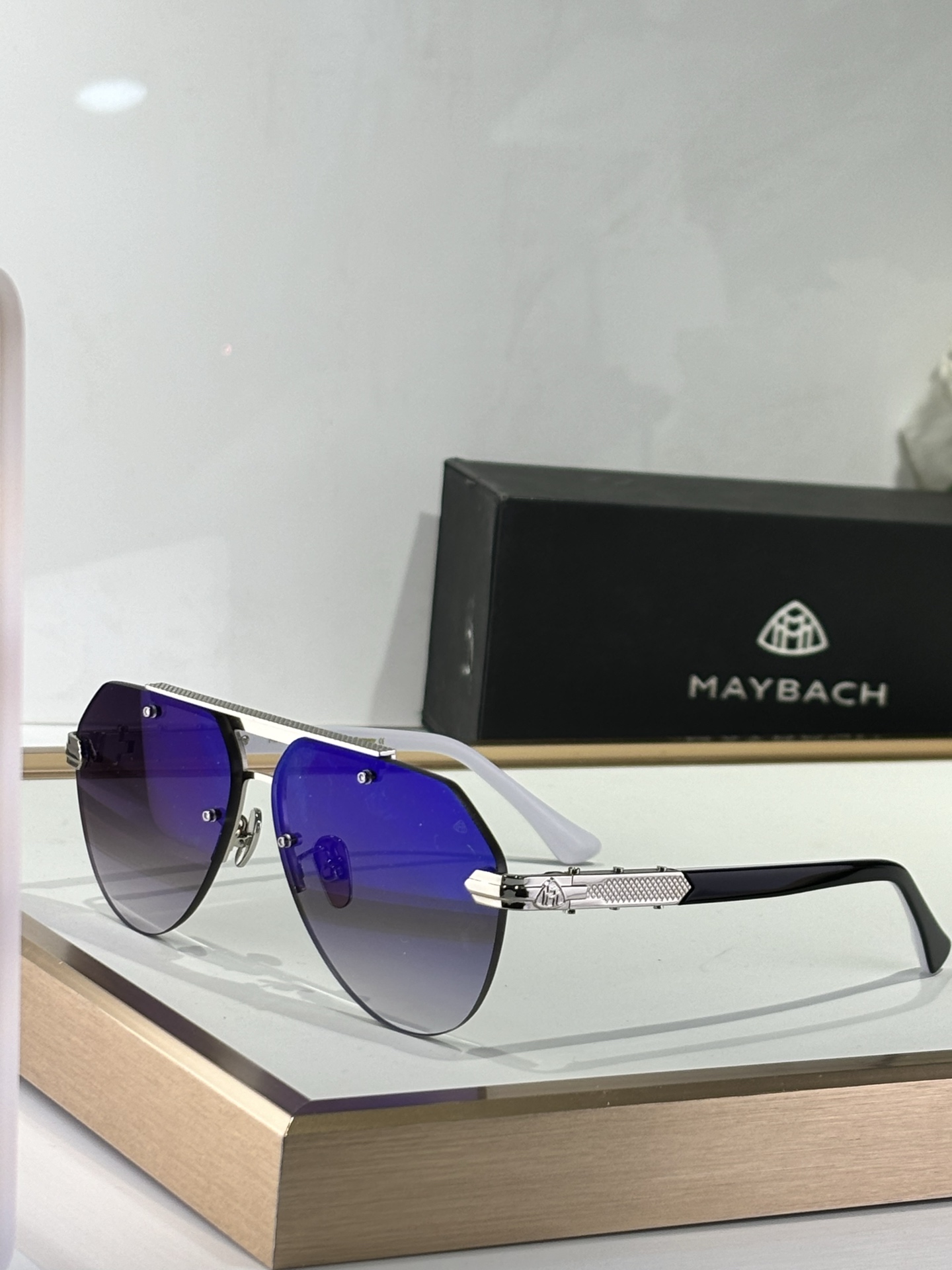  MAYBACH
MOD：THE BIZSTER
SIZE：60-12-145
