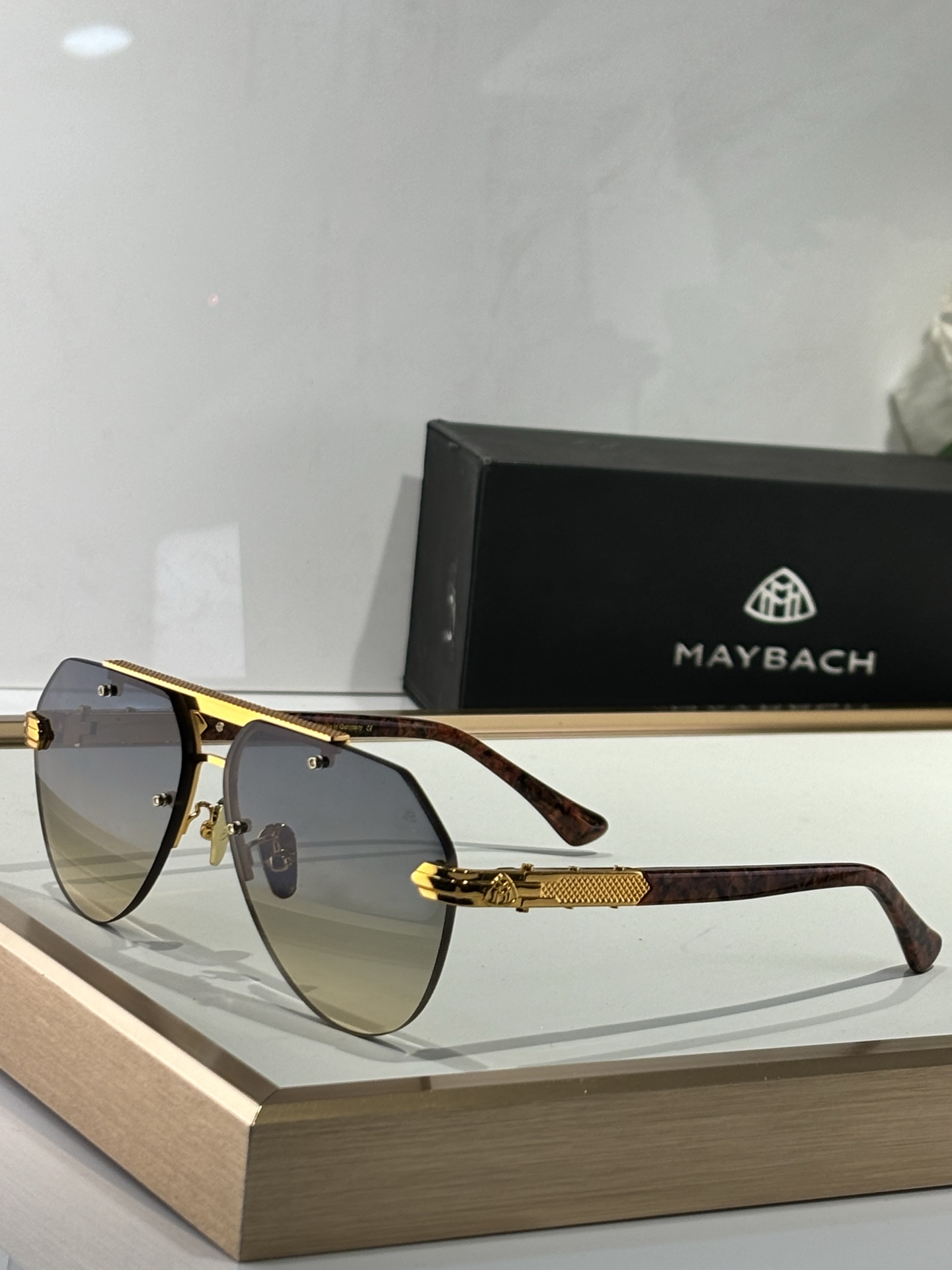  MAYBACH
MOD：THE BIZSTER
SIZE：60-12-145
