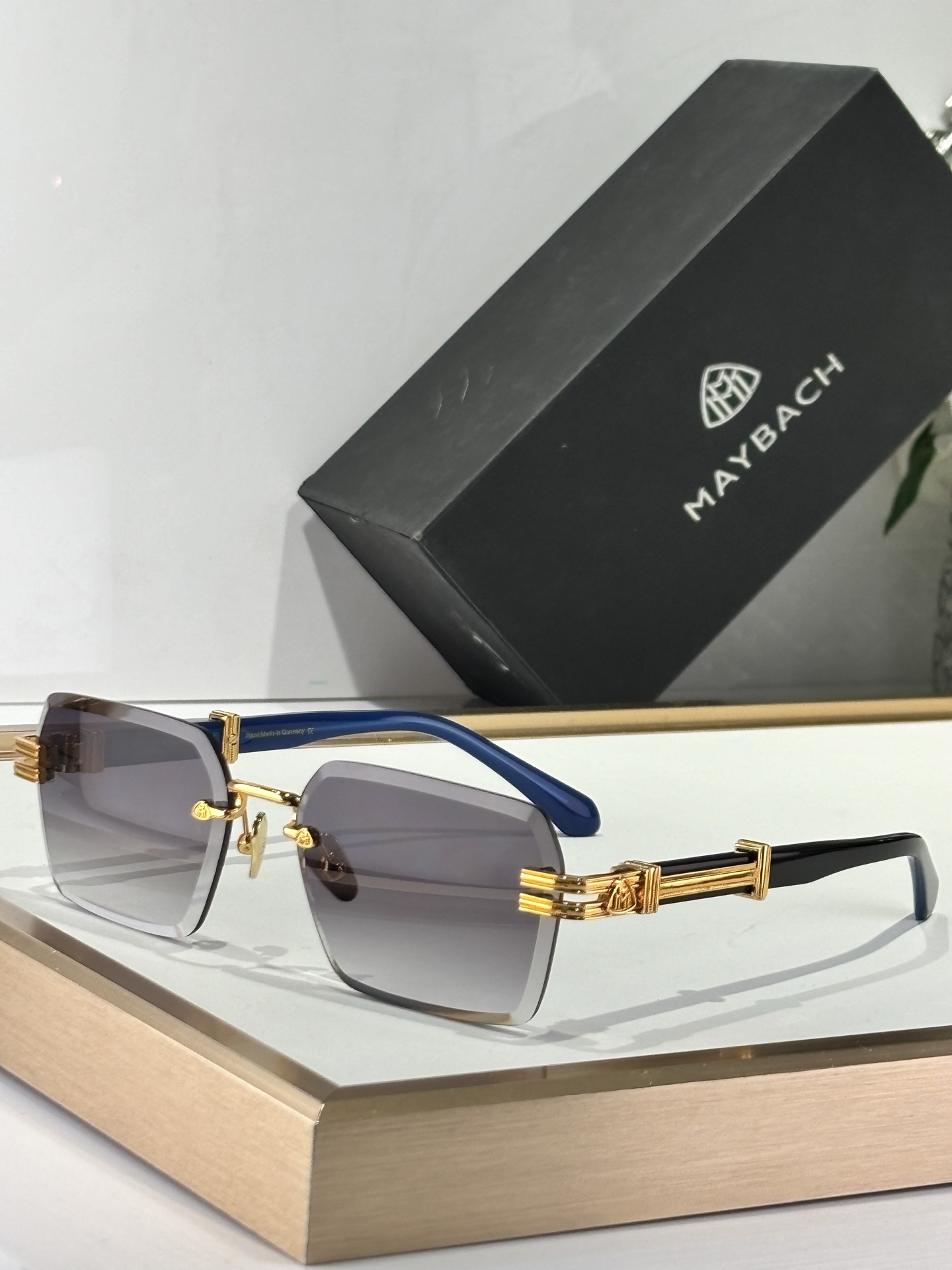  Maybach 
ModTHE PRODUCER II
Size57-17-145
