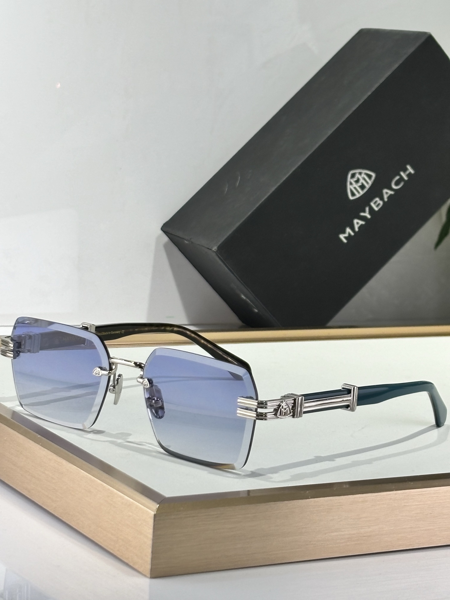 Maybach 
ModTHE PRODUCER II
Size57-17-145
