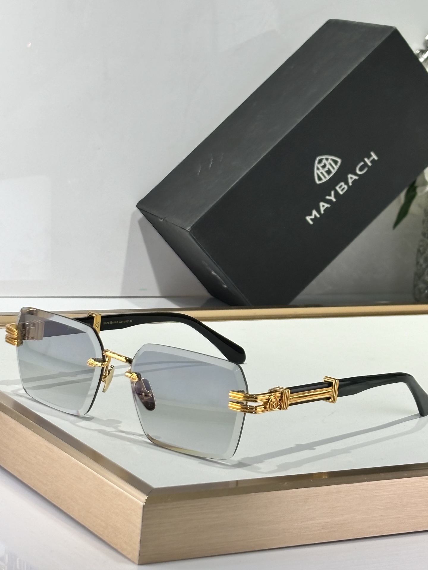  Maybach 
ModTHE PRODUCER II
Size57-17-145
