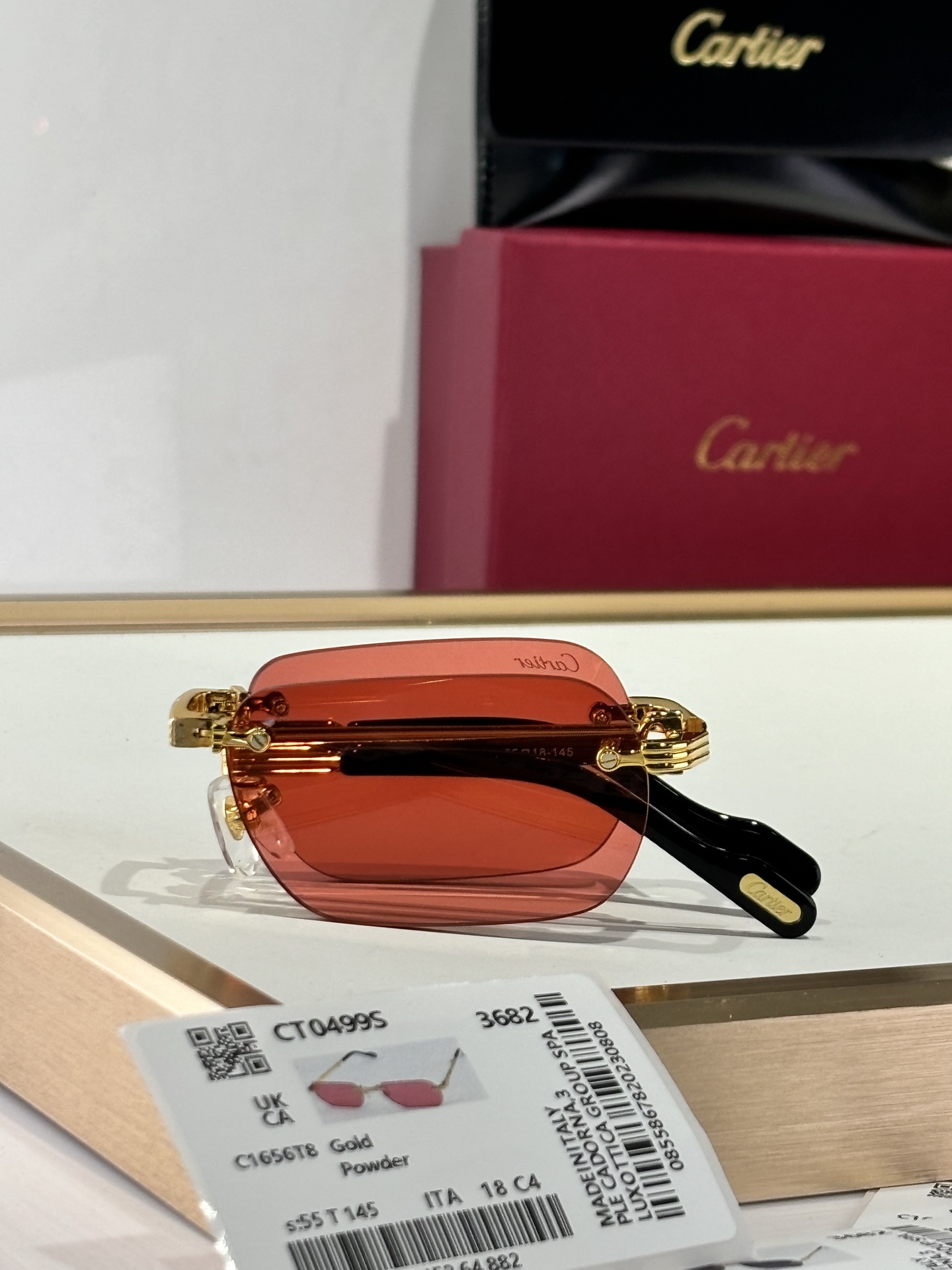 ￼  Cartier
MODEL：CT0499S
SIZE：55口18-145
配折叠盒子🎁
