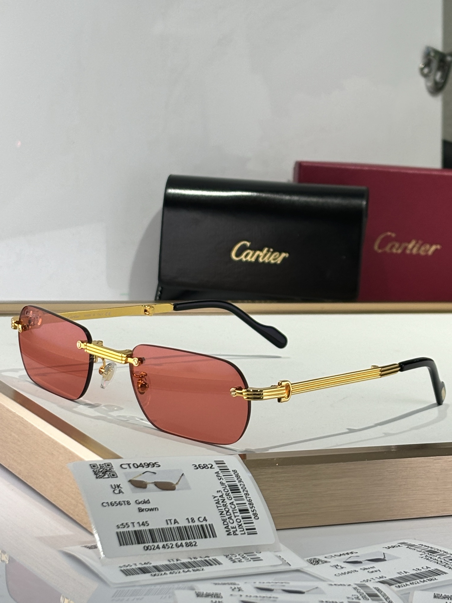   Cartier
MODEL：CT0499S
SIZE：55口18-145
配折叠盒子🎁
