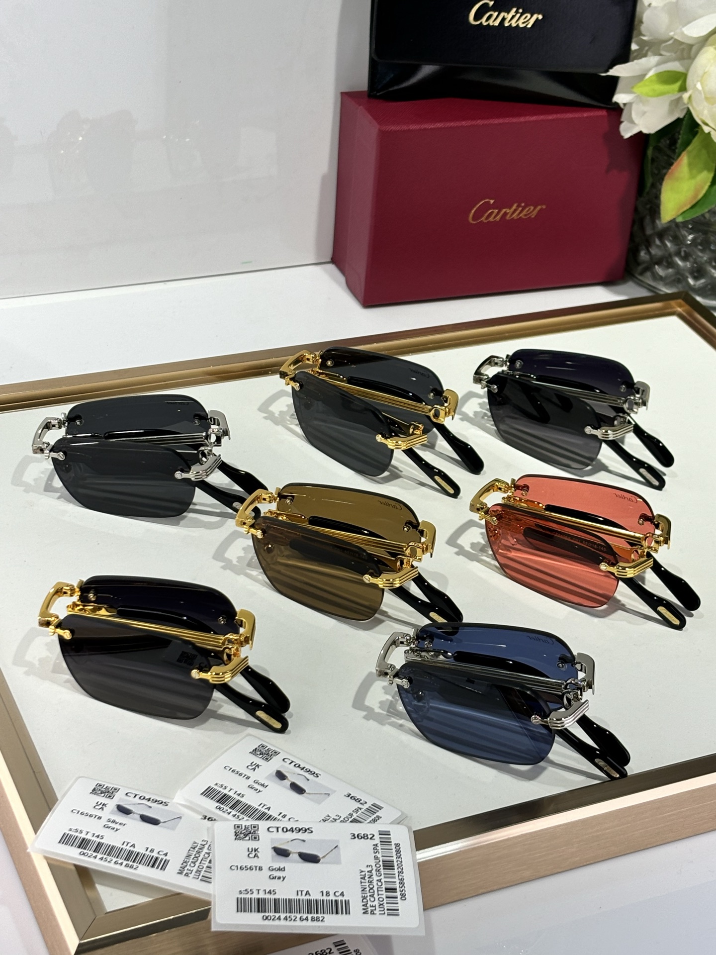   Cartier
MODEL：CT0499S
SIZE：55口18-145
配折叠盒子🎁