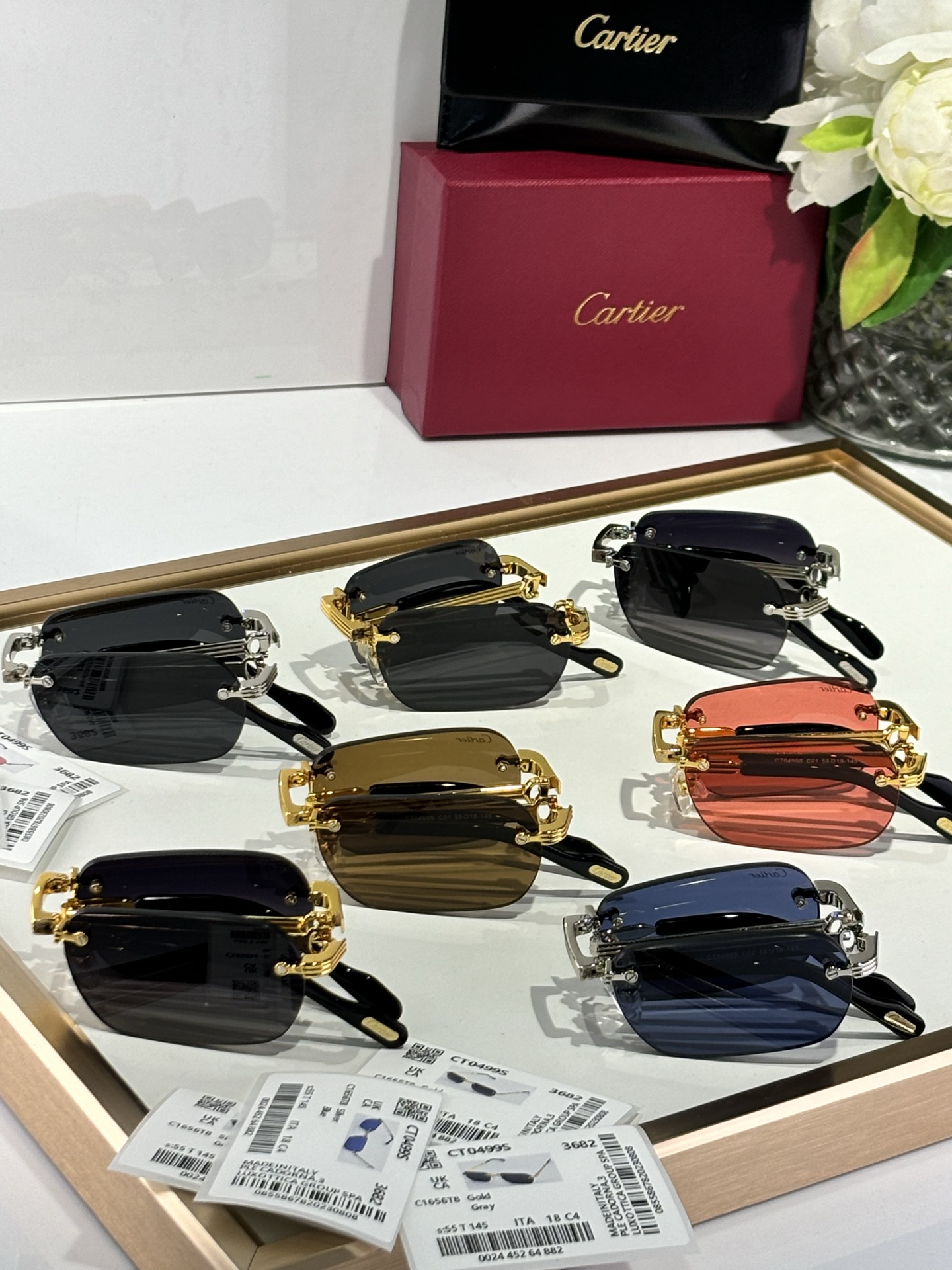   Cartier
MODEL：CT0499S
SIZE：55口18-145
配折叠盒子🎁
