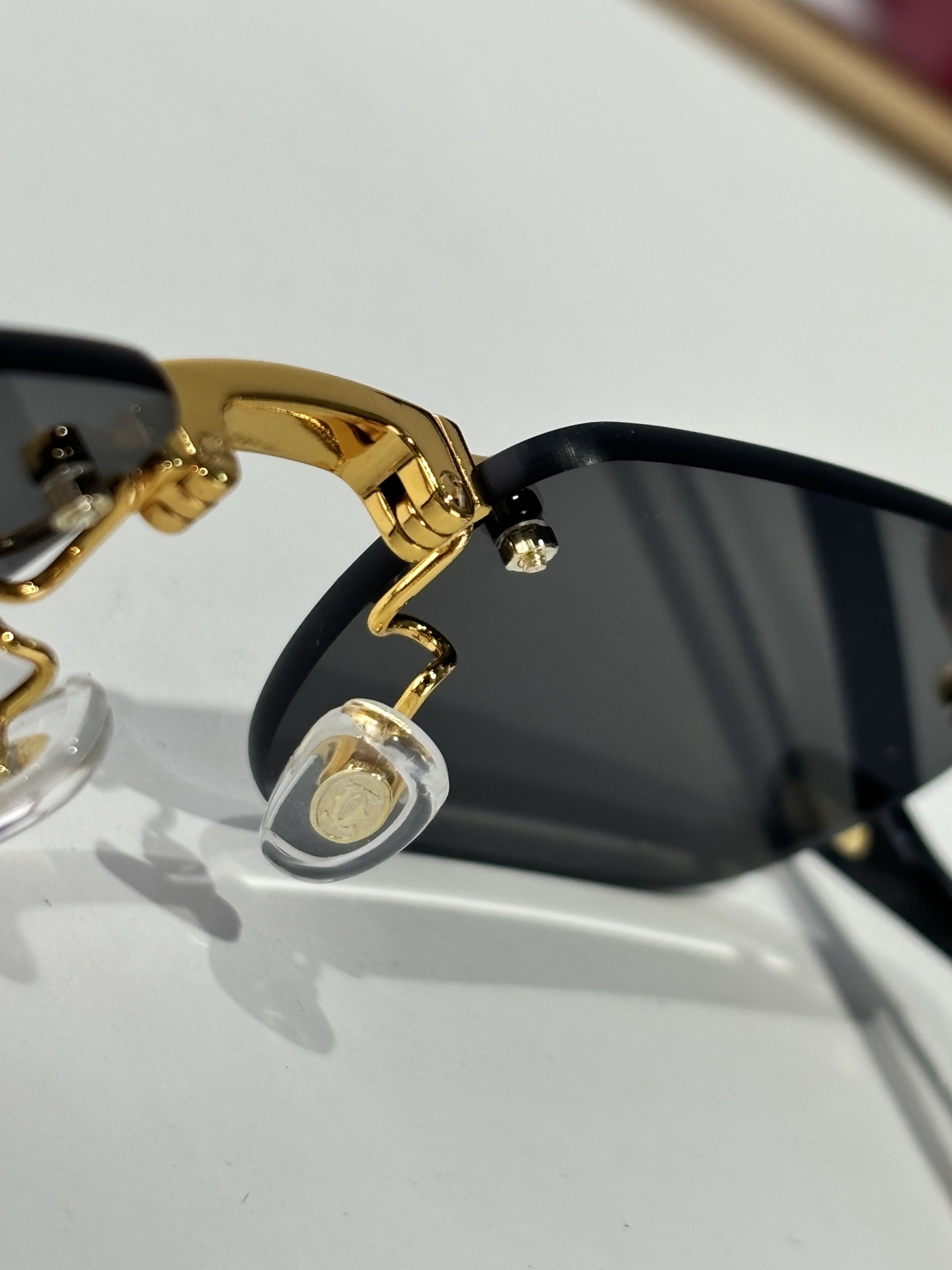   Cartier
MODEL：CT0499S
SIZE：55口18-145
配折叠盒子🎁
