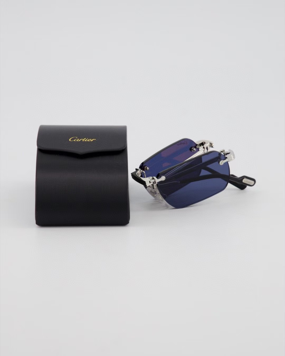   Cartier
MODEL：CT0499S
SIZE：55口18-145
配折叠盒子🎁